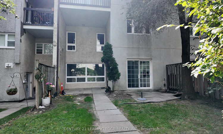 199-1055 Dundas Street E