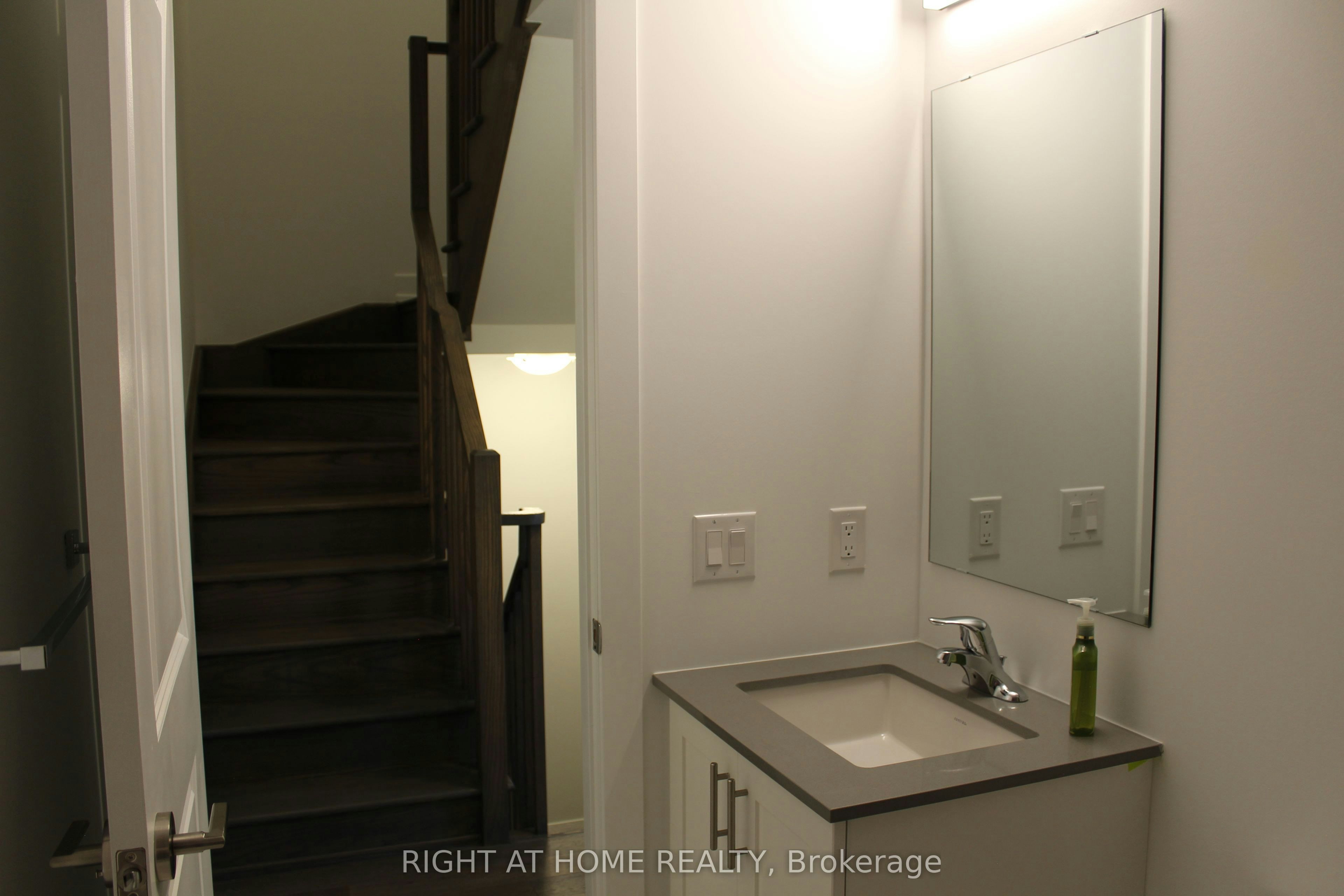 249-1075 Douglas Mccurdy Common, Mississauga, ON, L5G 0C6 - 8