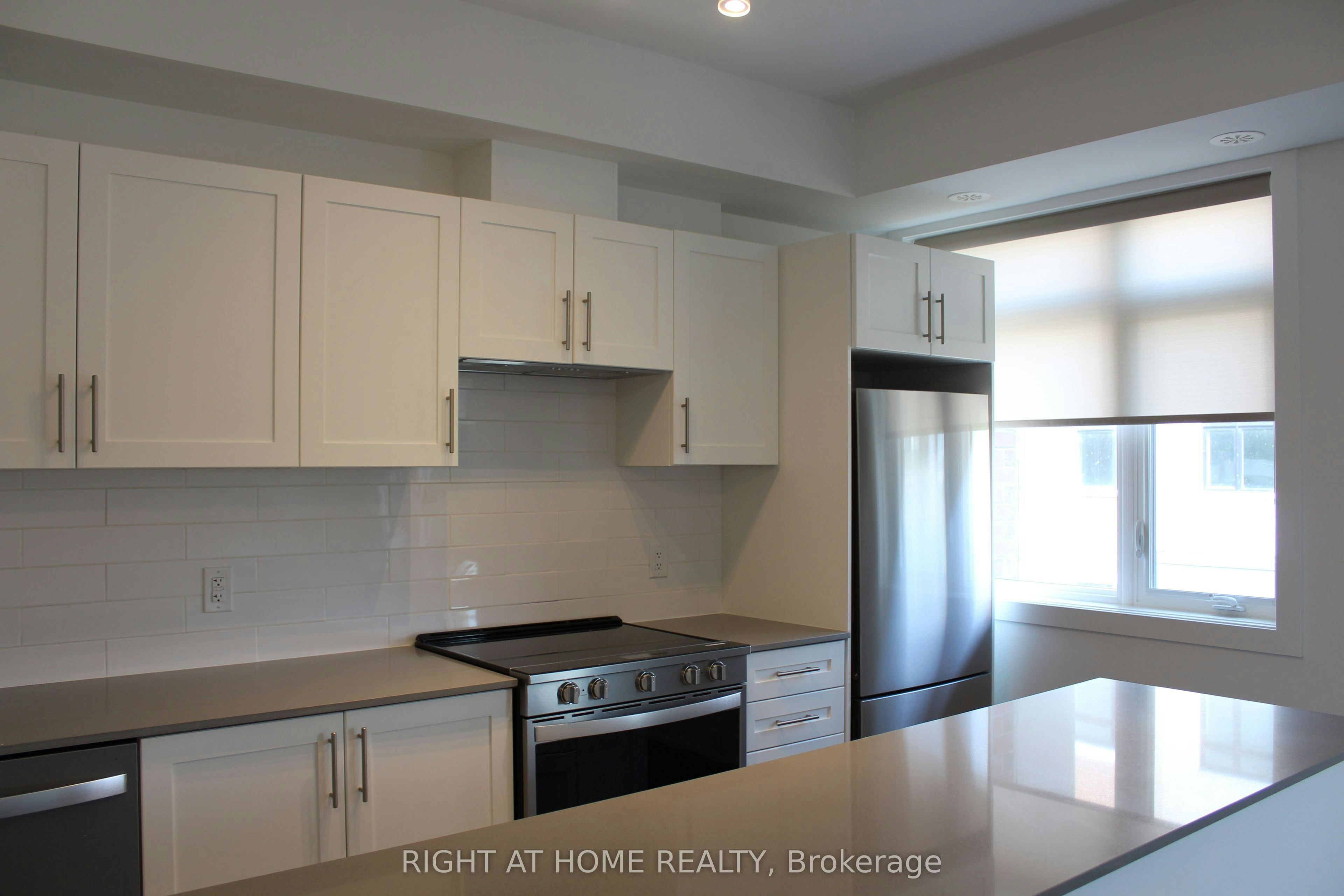249-1075 Douglas Mccurdy Common, Mississauga, ON, L5G 0C6 5