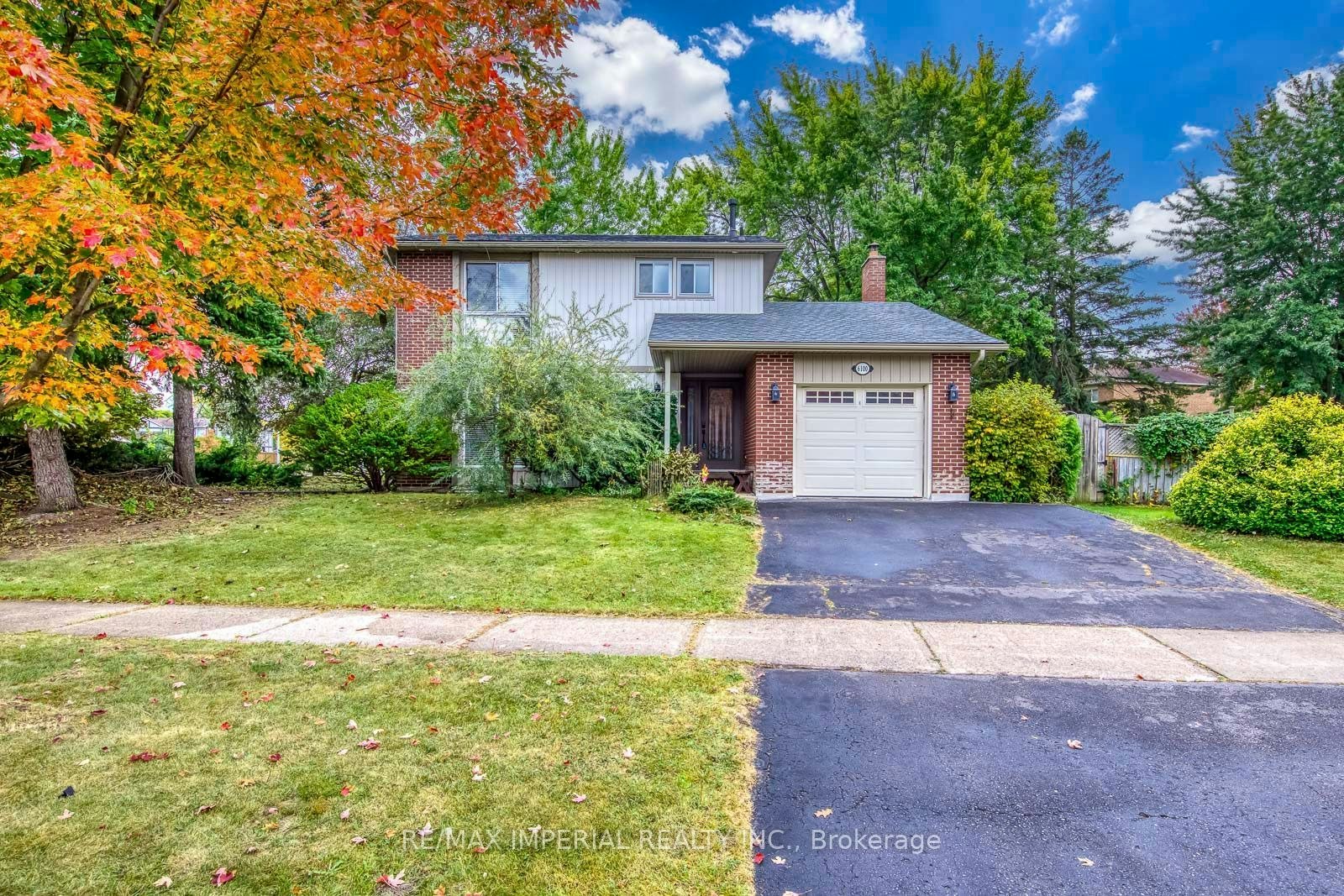 6100 Wabukayne Court, Mississauga, ON, L5N 2B2