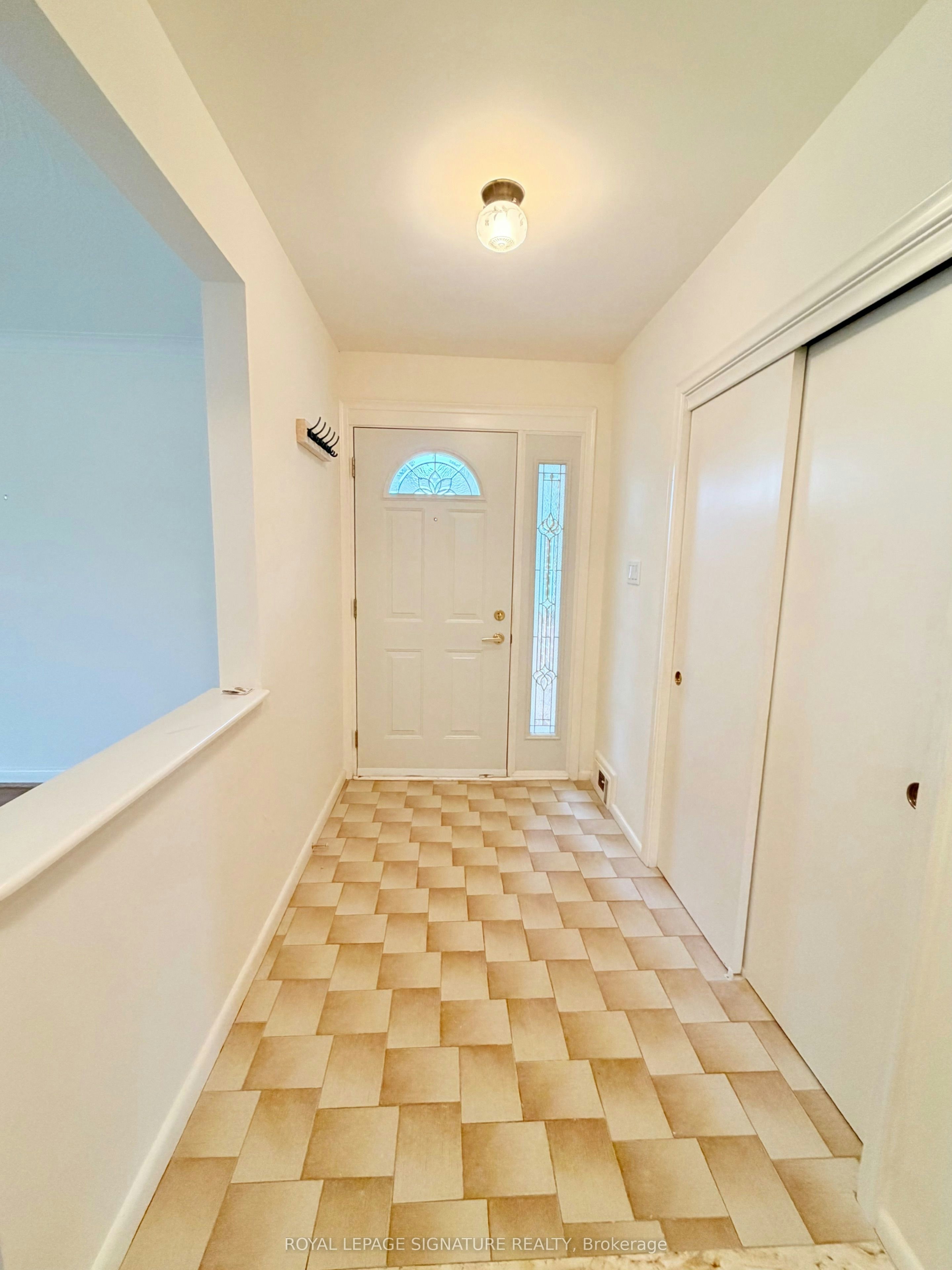 Main-3 Avery Avenue, Toronto, ON, M9C 1K1 - 6