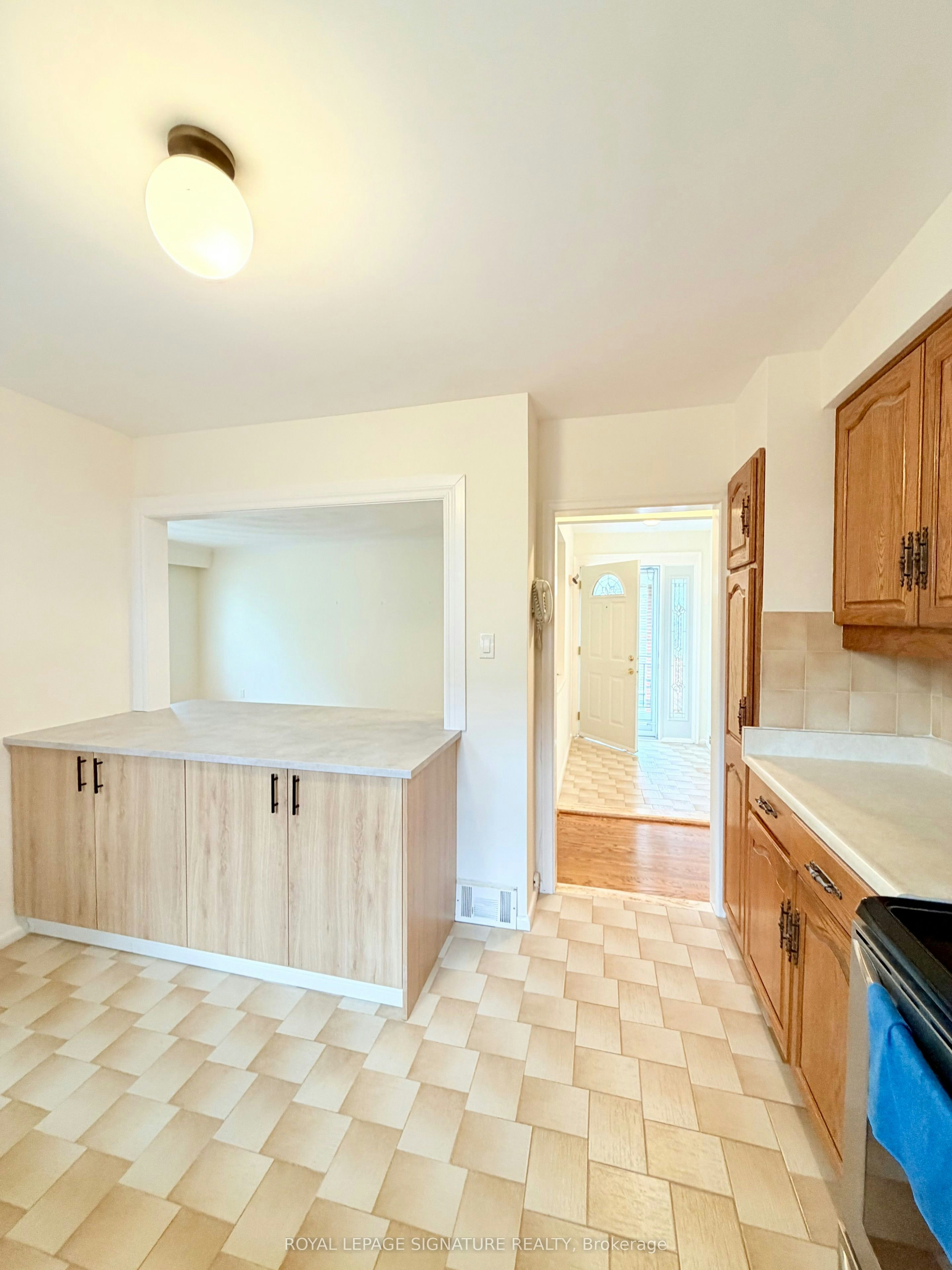 Main-3 Avery Avenue, Toronto, ON, M9C 1K1 - 19