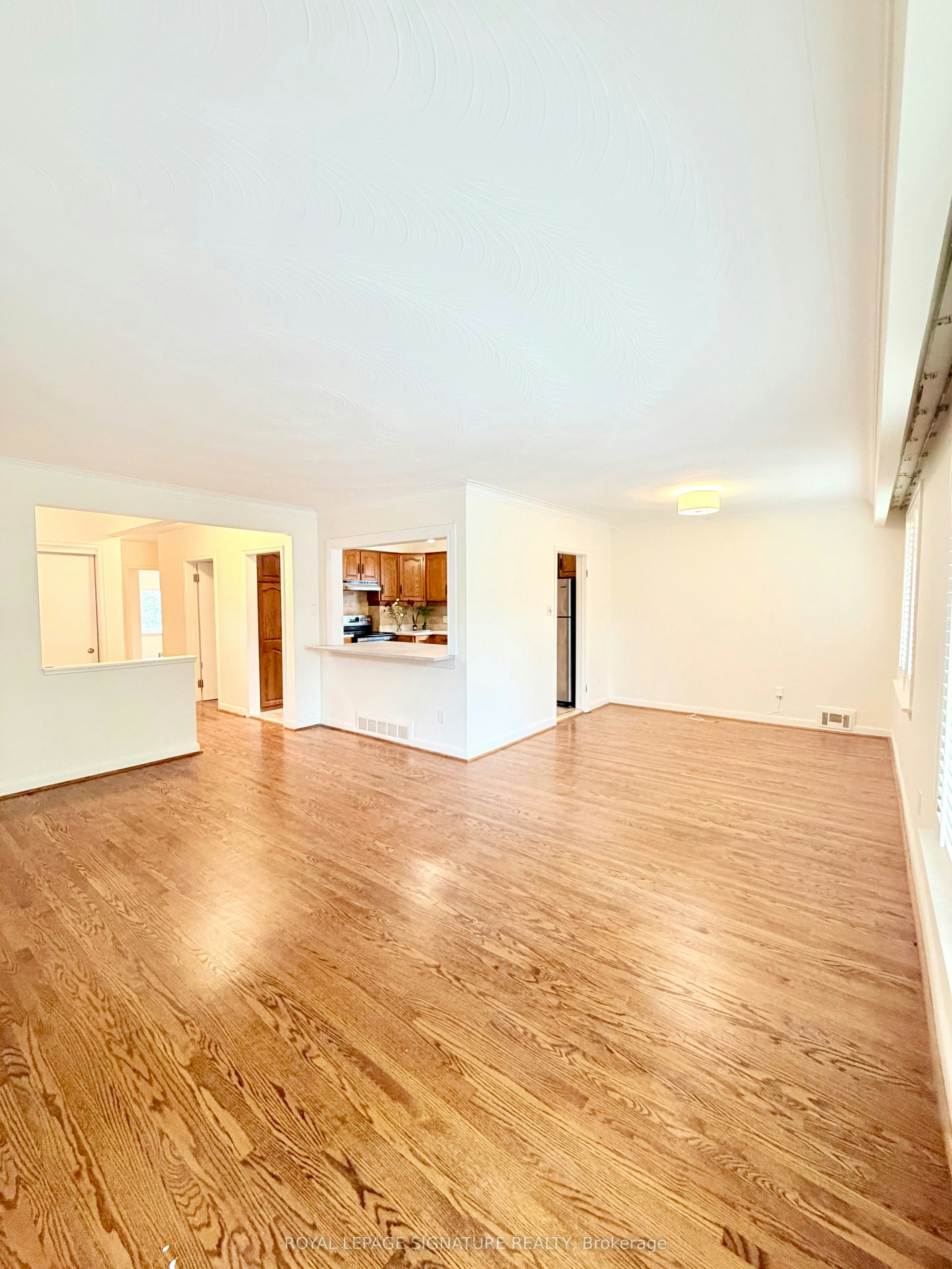 Main-3 Avery Avenue, Toronto, ON, M9C 1K1 - 13
