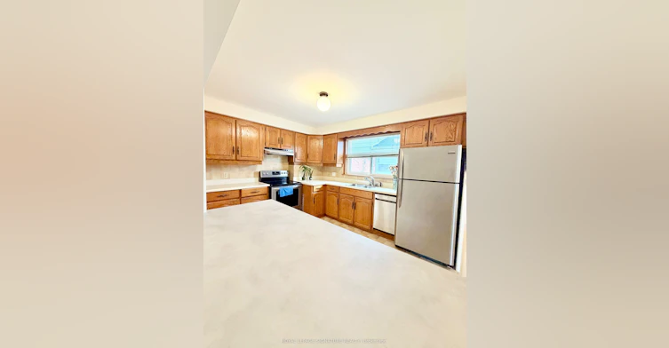 Main-3 Avery Avenue, Toronto, ON, M9C 1K1 - 16