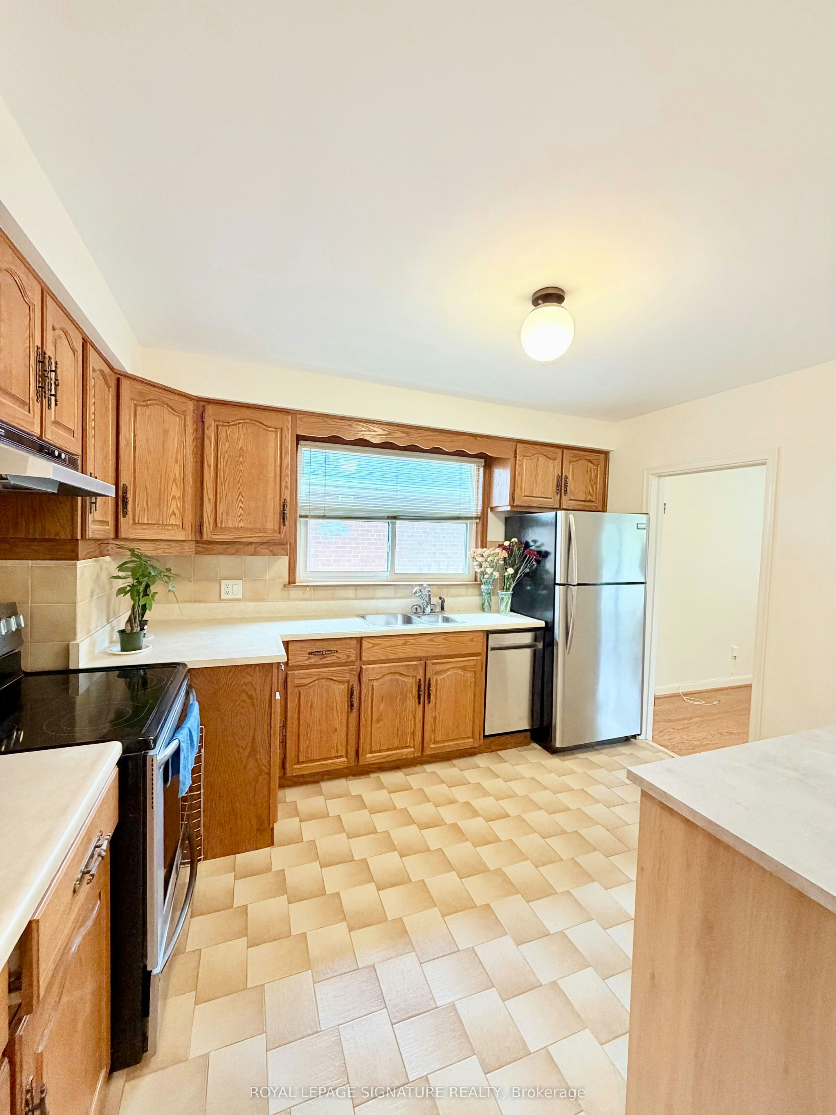 Main-3 Avery Avenue, Toronto, ON, M9C 1K1 - 18
