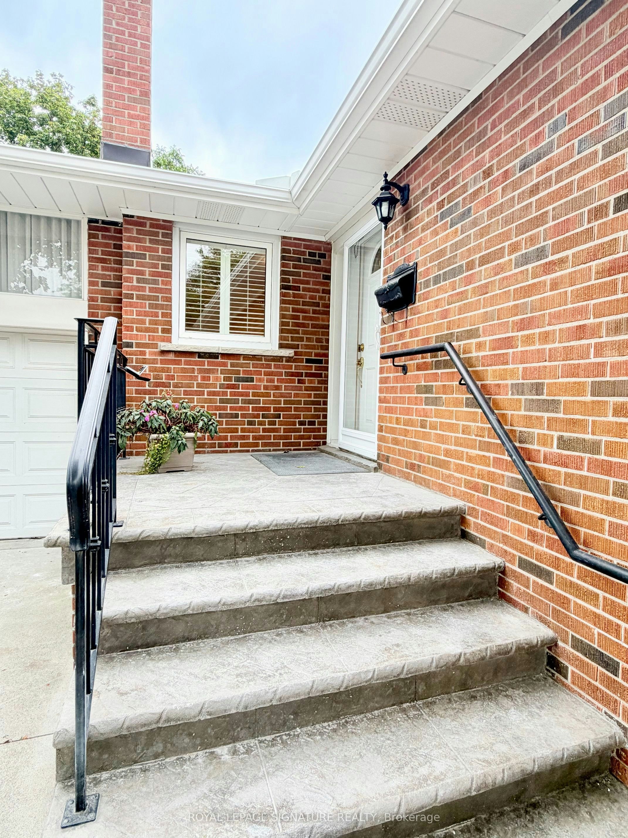 Main-3 Avery Avenue, Toronto, ON, M9C 1K1 - 2