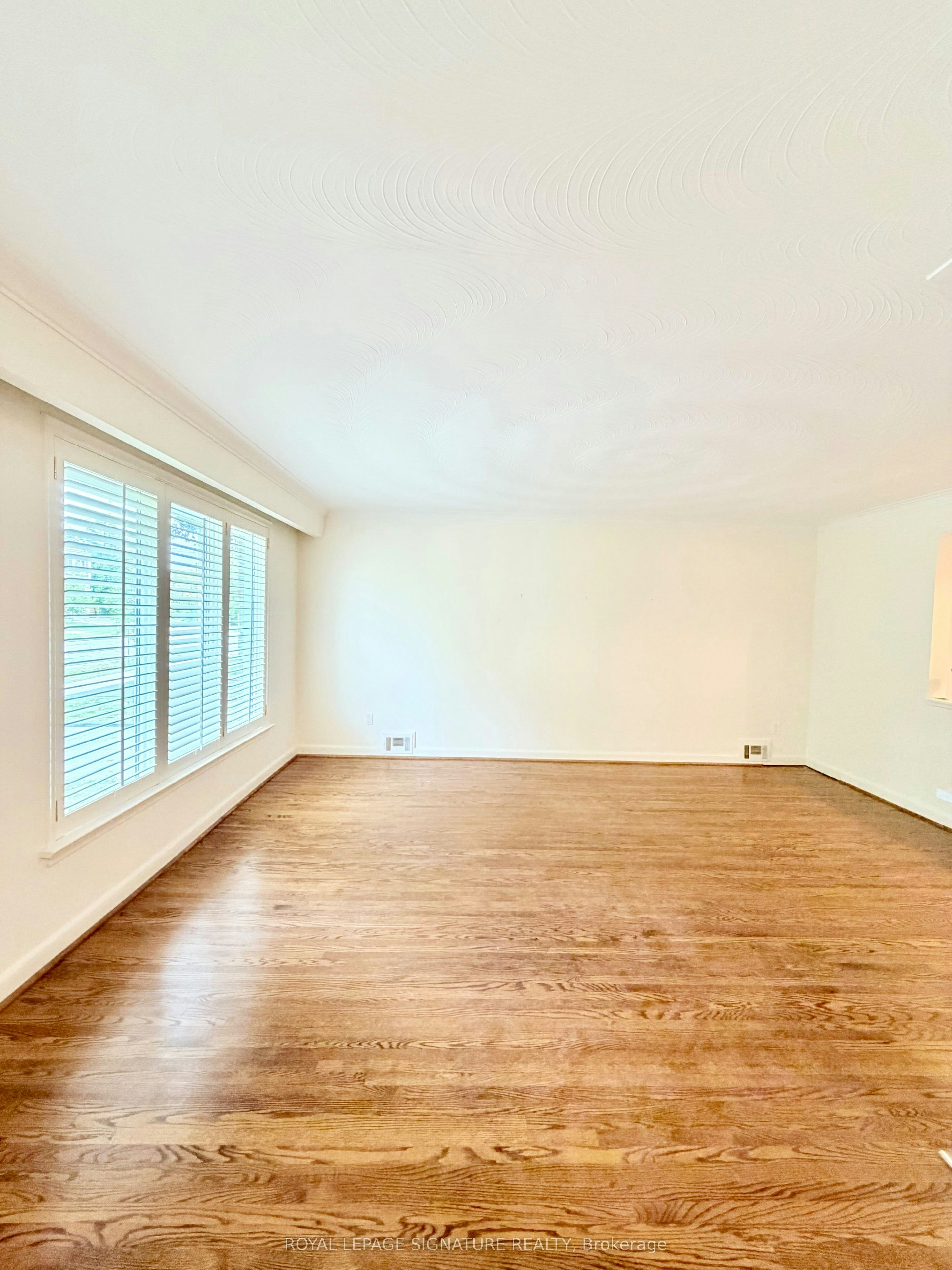Main-3 Avery Avenue, Toronto, ON, M9C 1K1 - 11