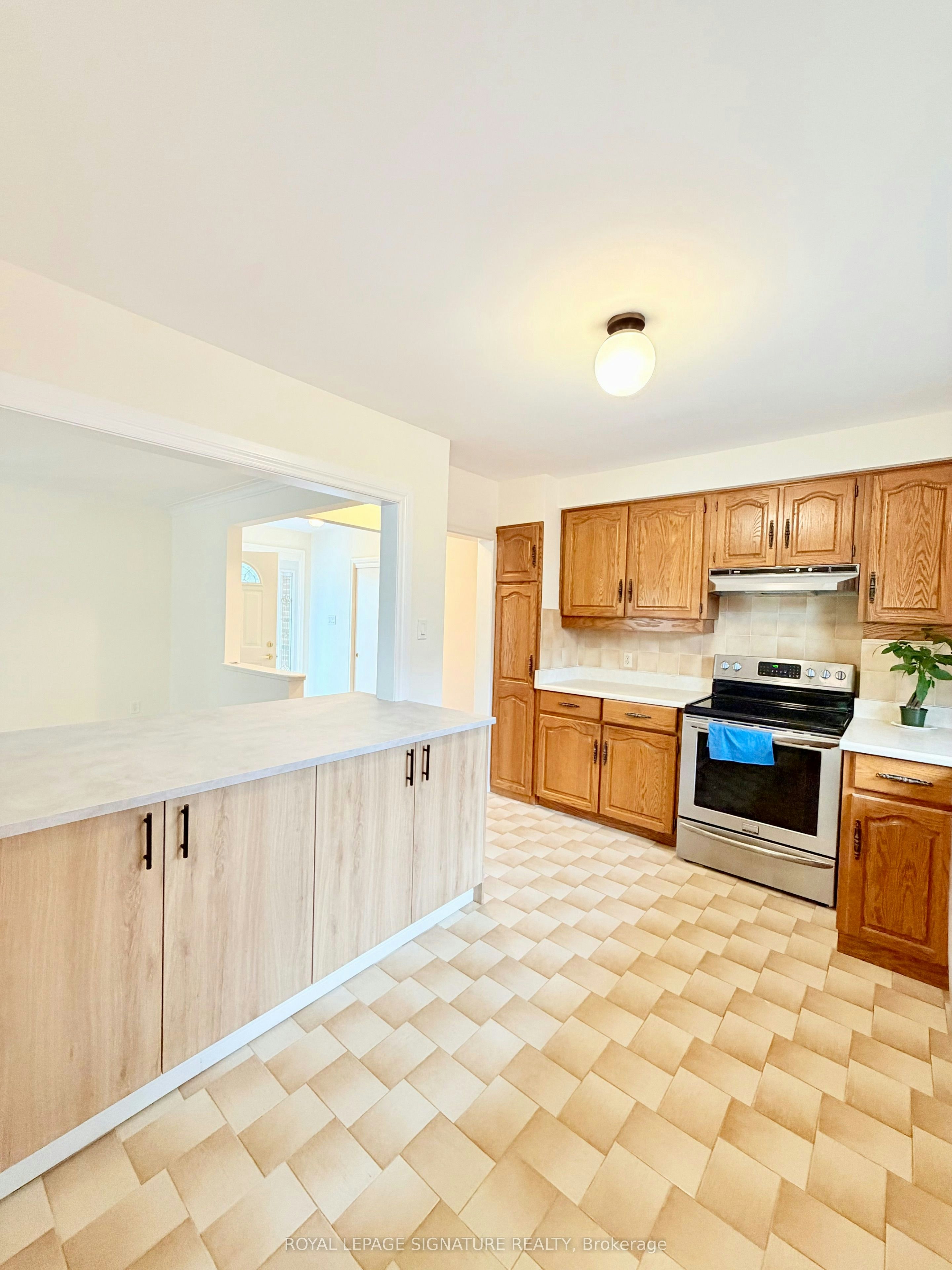 Main-3 Avery Avenue, Toronto, ON, M9C 1K1 - 15