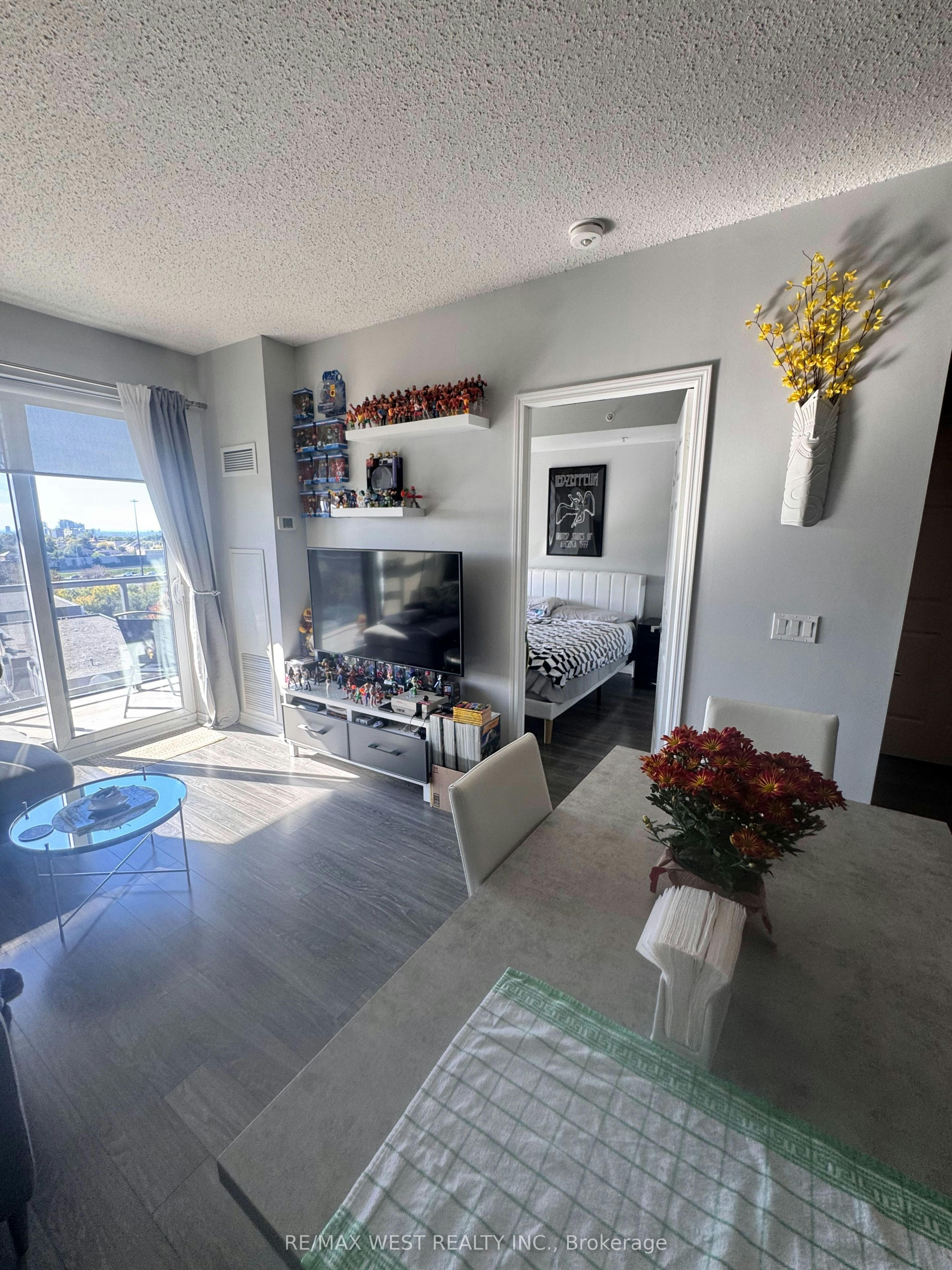 830-15 James Finlay Way, Toronto, ON, M3M 0B3 - 16