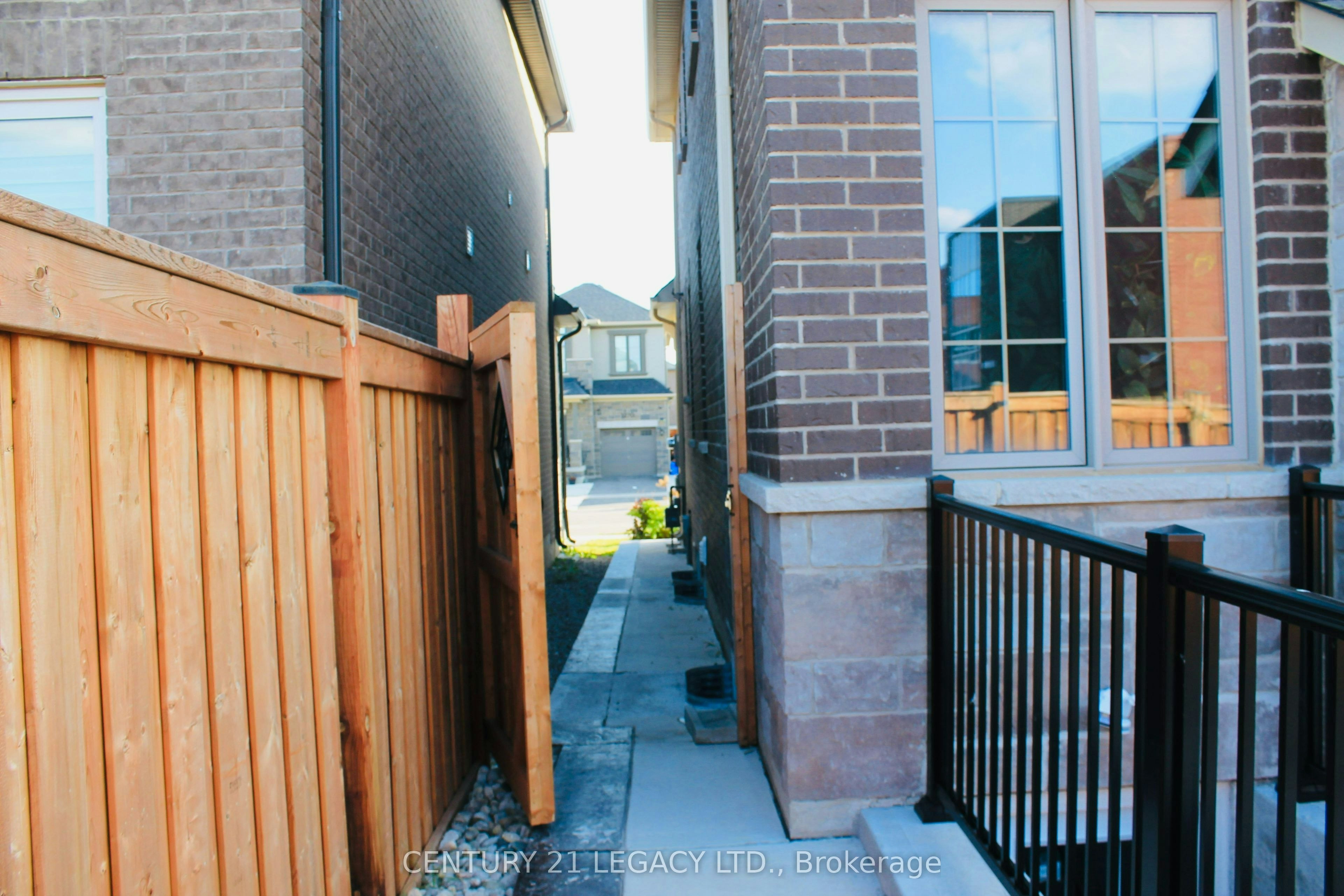 1267 Kovachik Boulevard, Milton, ON, L9E 1W7 - 2