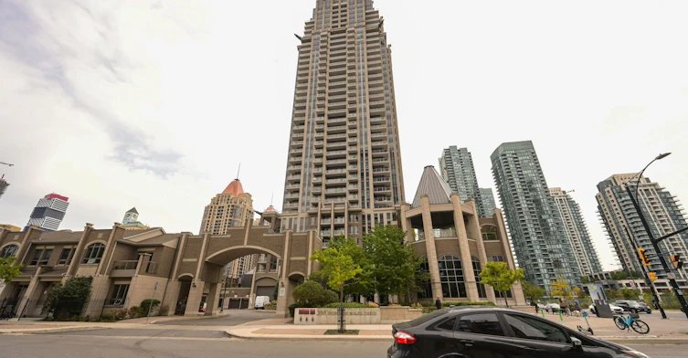 2211-388 Prince Of Wales Drive, Mississauga, ON, L5B 0A1 - 2