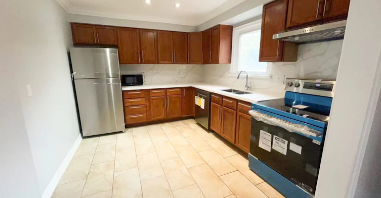 6337 Martel Court, Mississauga, ON, L5N 3H6 - 9