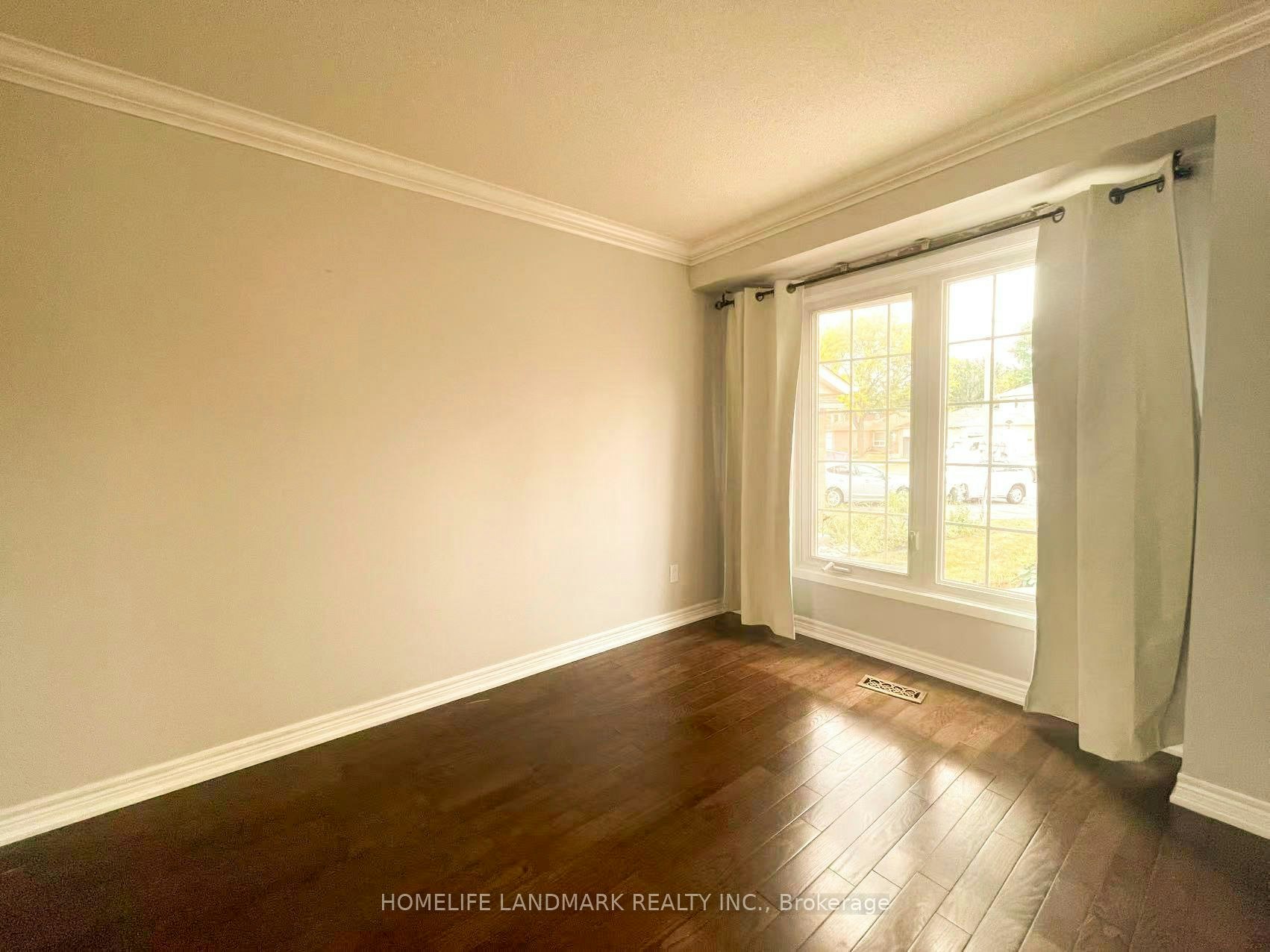 6337 Martel Court, Mississauga, ON, L5N 3H6 - 3