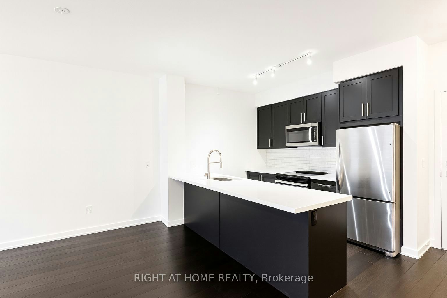 TH15-4055 Parkside Drive, Mississauga, ON, L5B 0K8