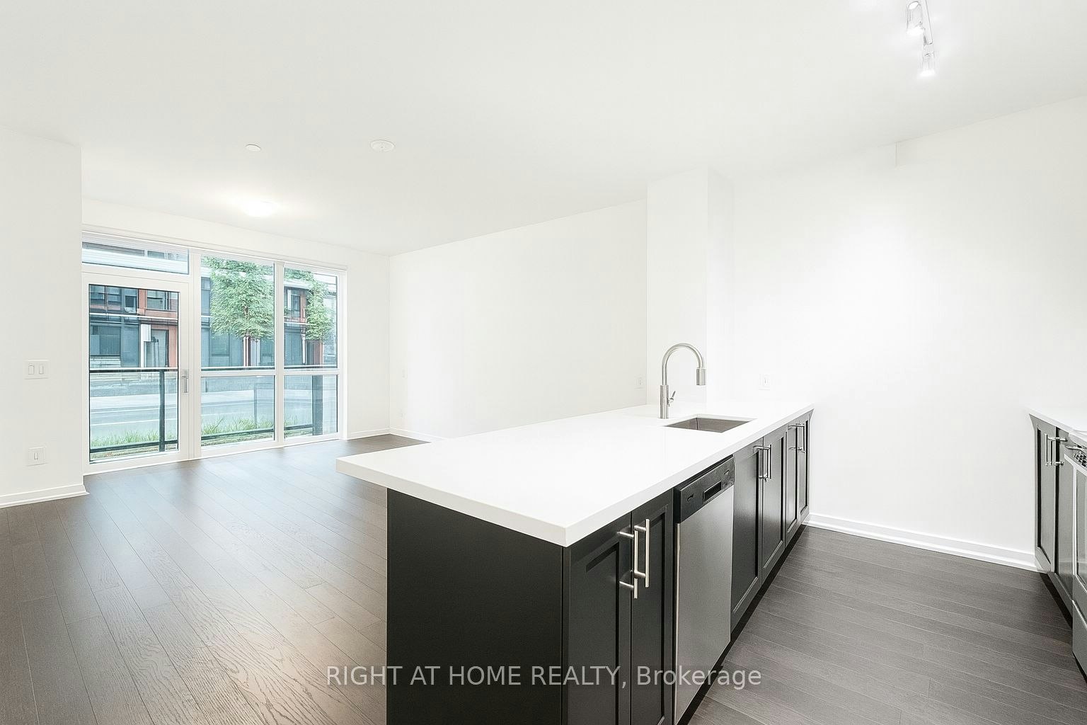 TH15-4055 Parkside Drive, Mississauga, ON, L5B 0K8 - 2