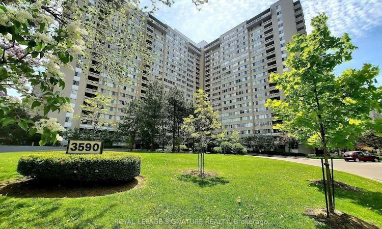 503-3590 Kaneff Crescent