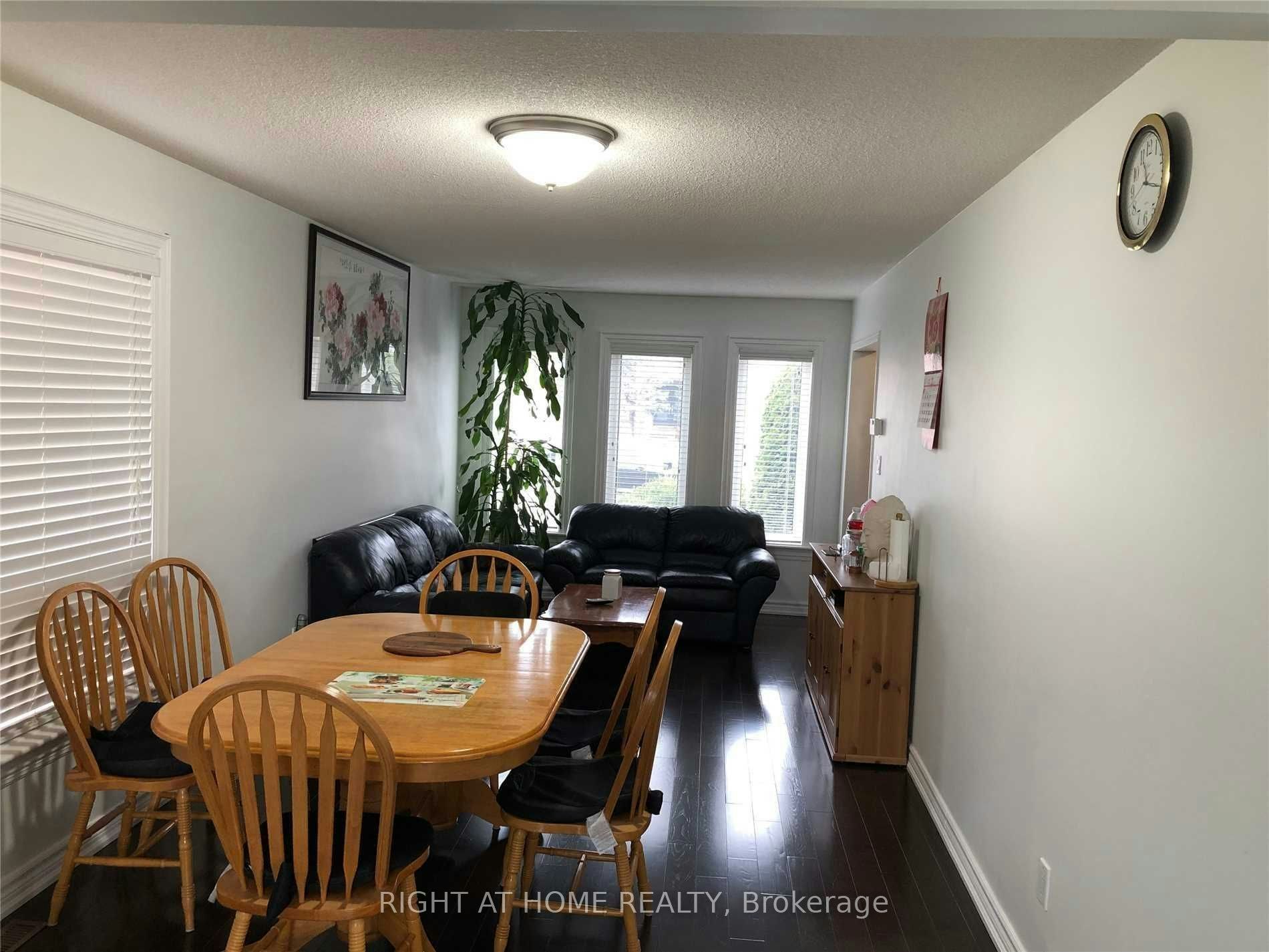 5590 Loonlake Avenue, Mississauga, ON, L5V 2E2 - 4