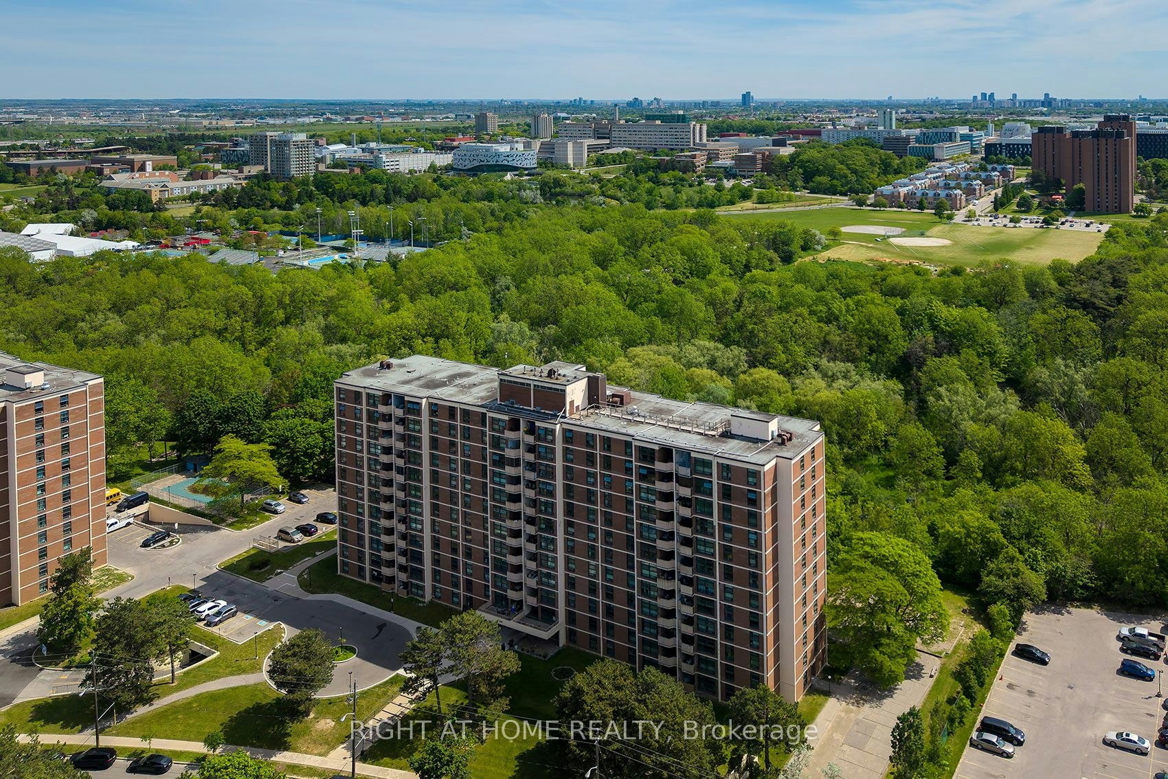 608-335 Driftwood Avenue, Toronto, ON, M3N 2P3