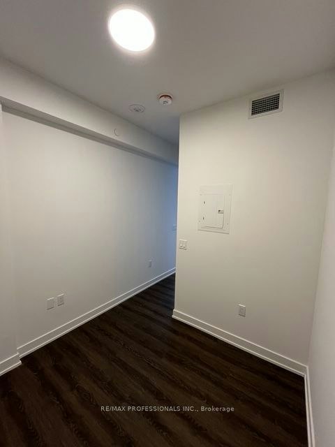 7004-448 Burnhamthorpe Road W, Mississauga, ON, L5B 0R4 - 5