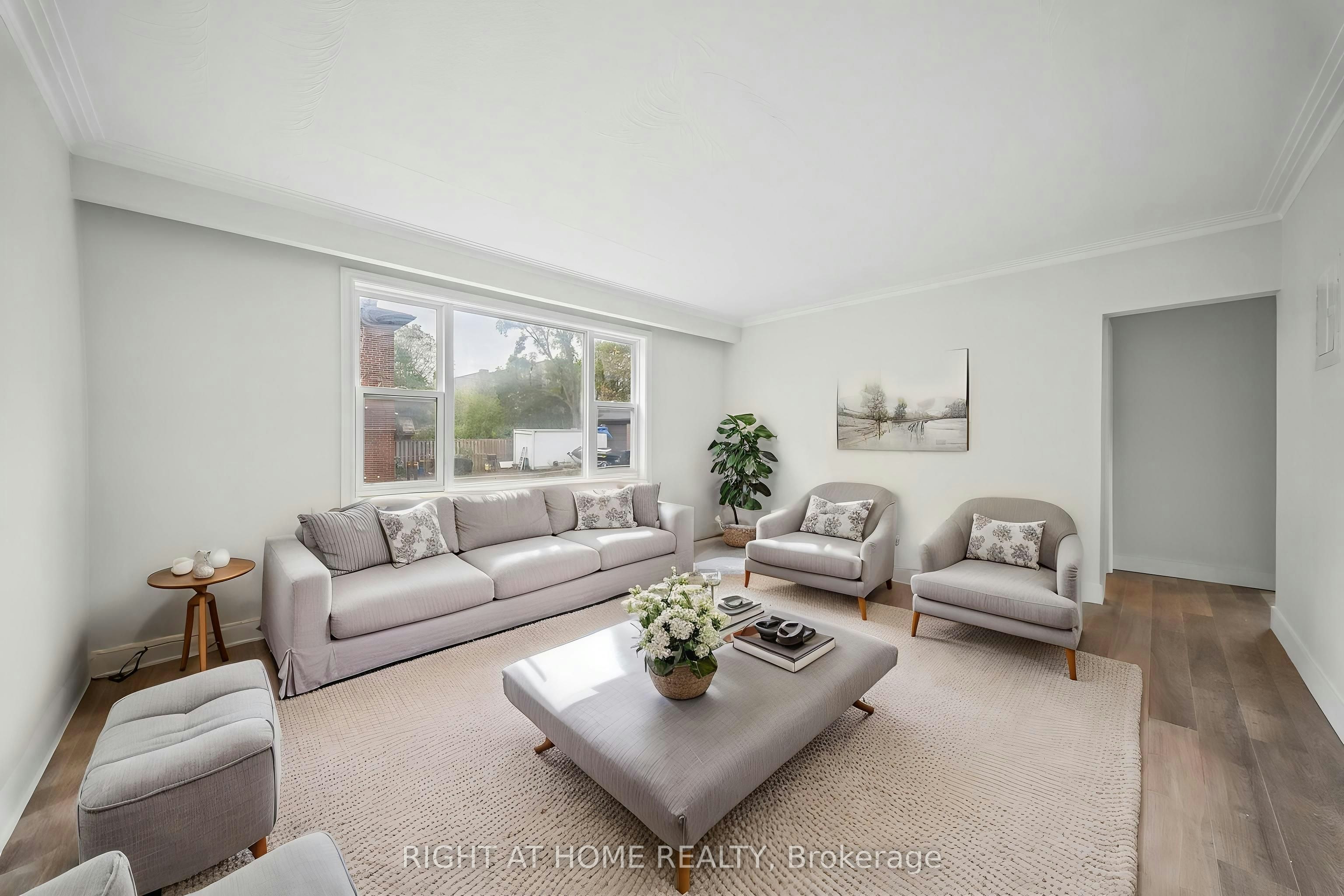 3-32 Vanevery Street, Toronto, ON, M8V 1Y6