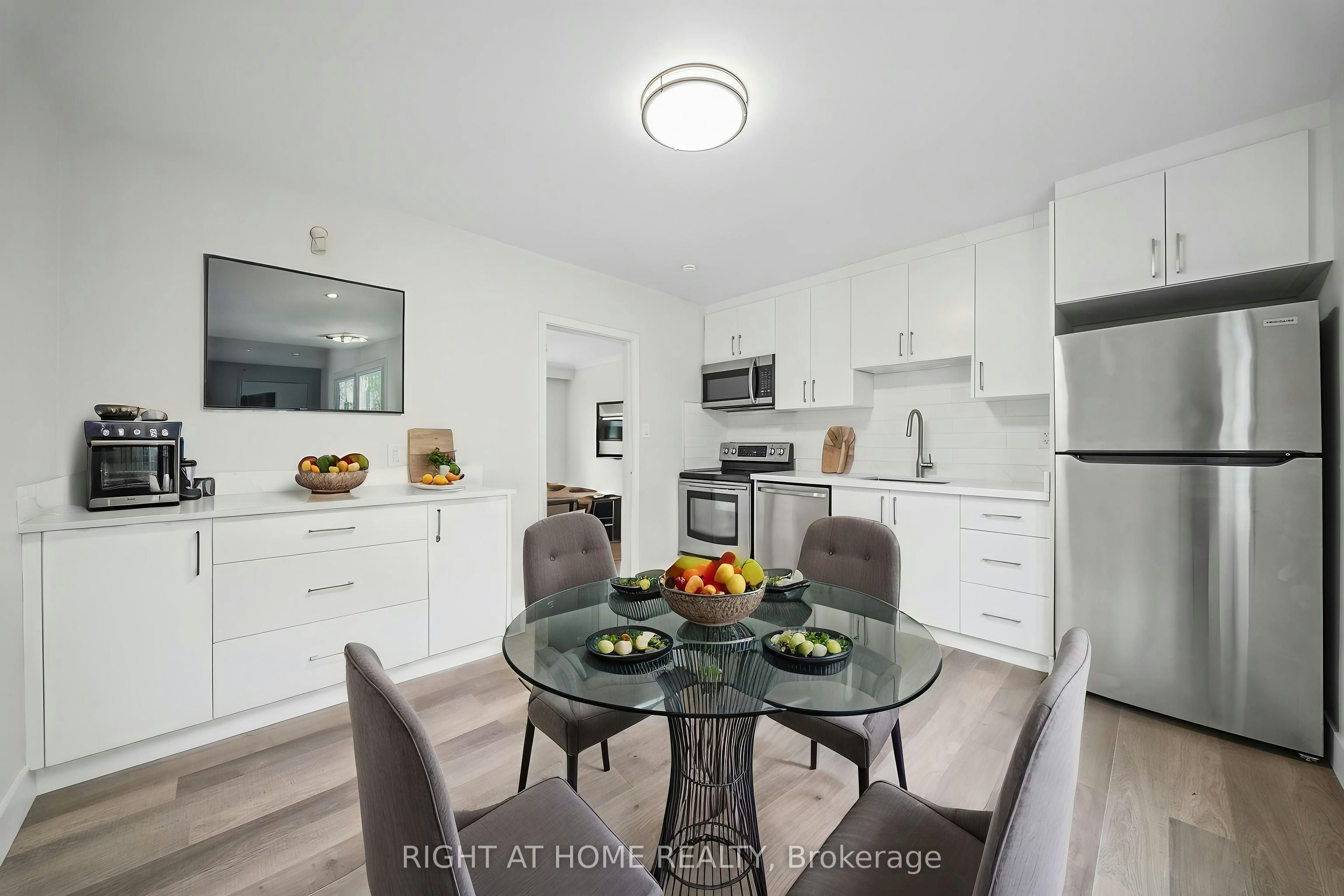 3-32 Vanevery Street, Toronto, ON, M8V 1Y6 - 2