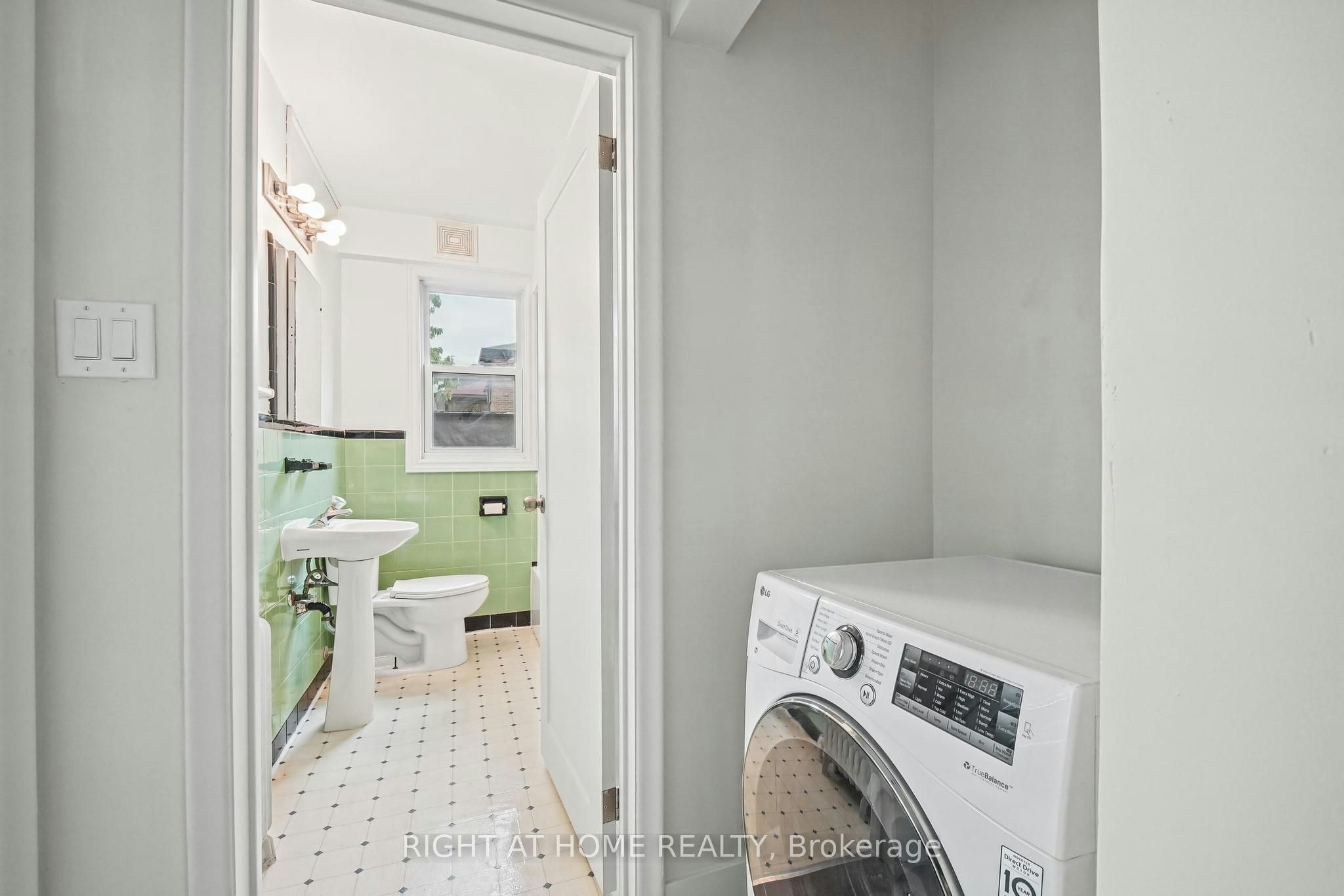 3-32 Vanevery Street, Toronto, ON, M8V 1Y6 - 19