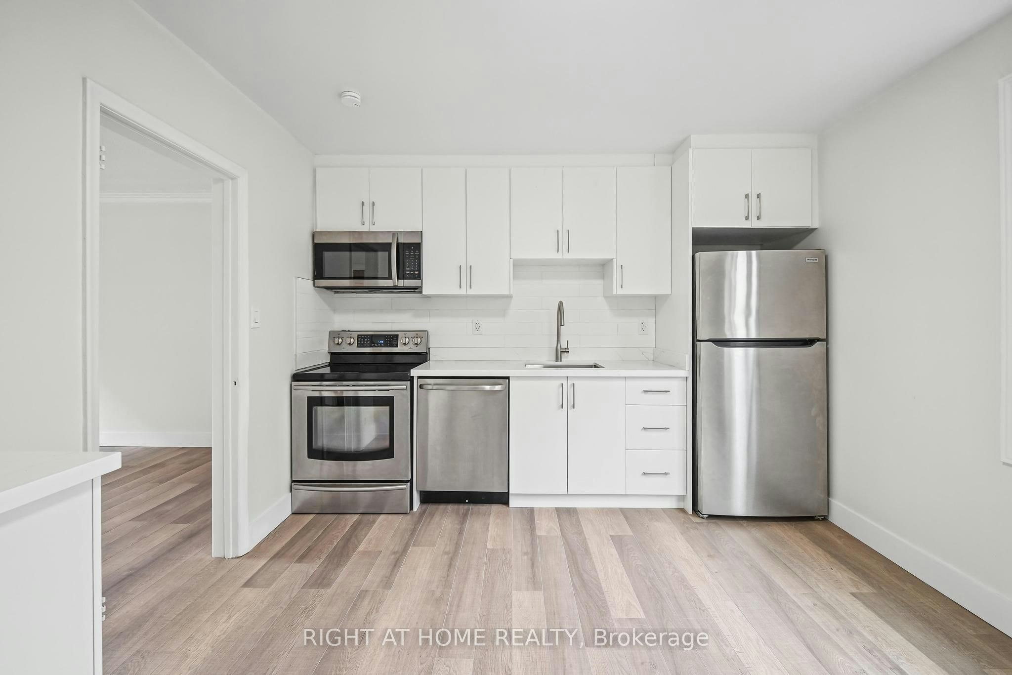 3-32 Vanevery Street, Toronto, ON, M8V 1Y6 - 8
