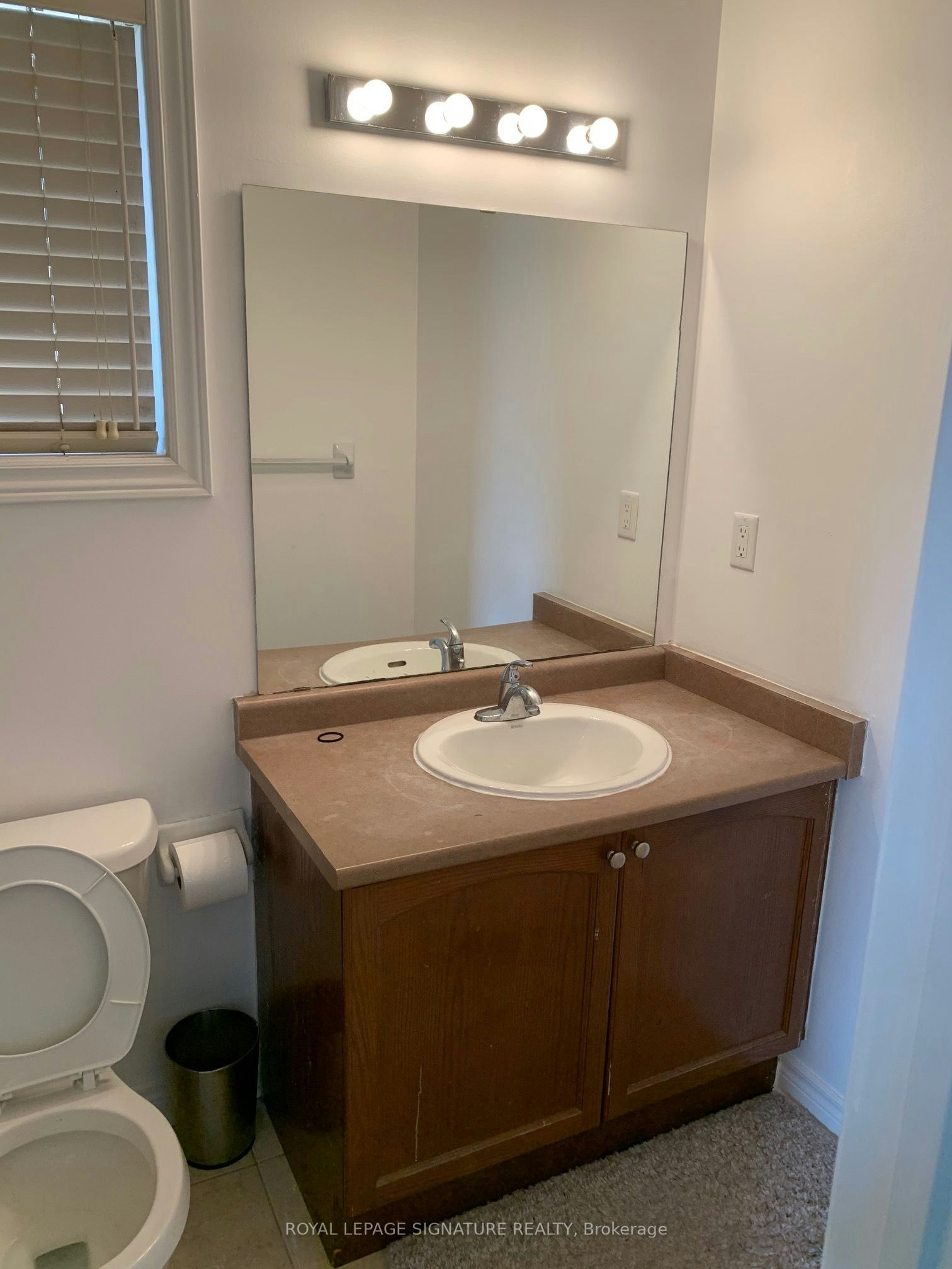 249 Comiskey Crescent, Mississauga, ON, L5W 0C4 - 3