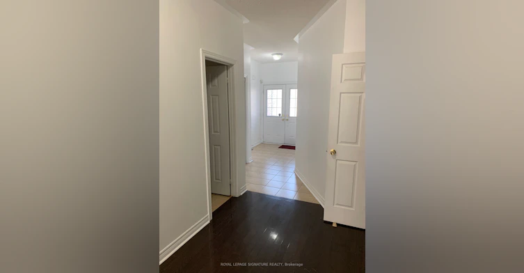 249 Comiskey Crescent, Mississauga, ON, L5W 0C4 - 2