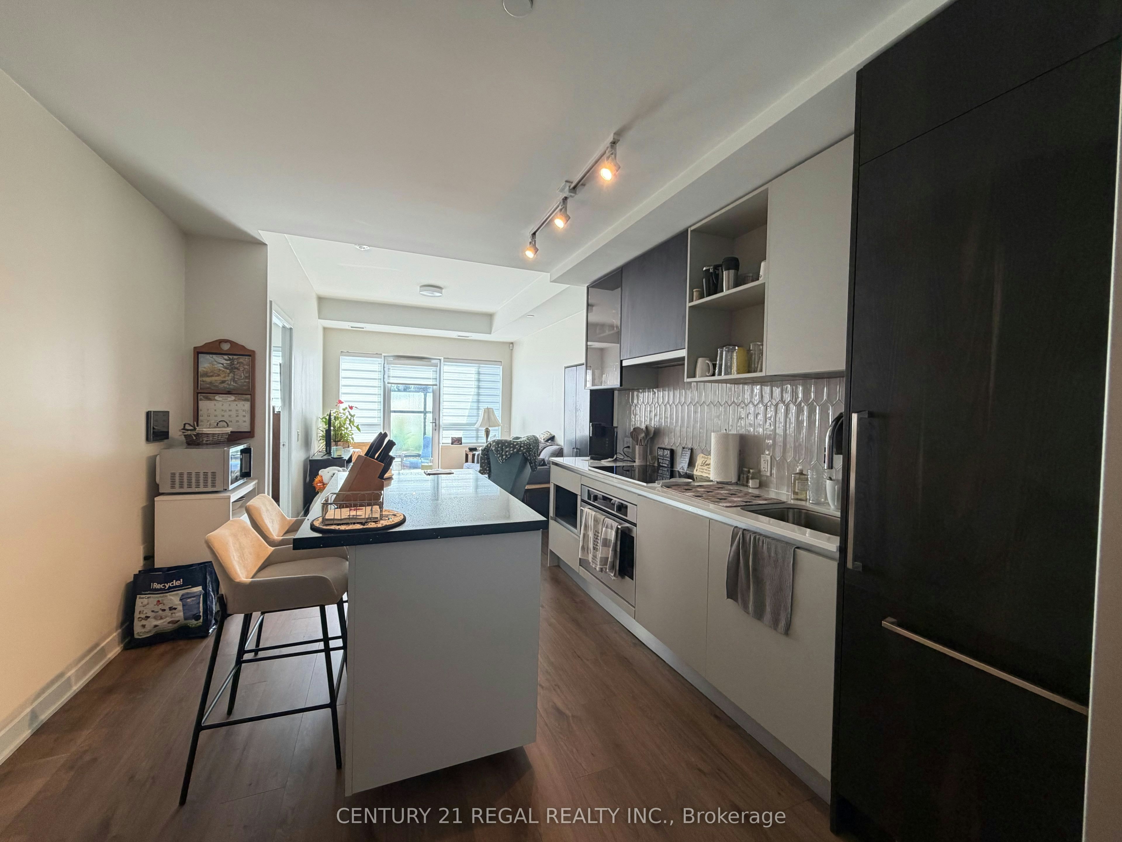 101-395 Dundas Street W, Oakville, ON, L6M 5R8 - 14