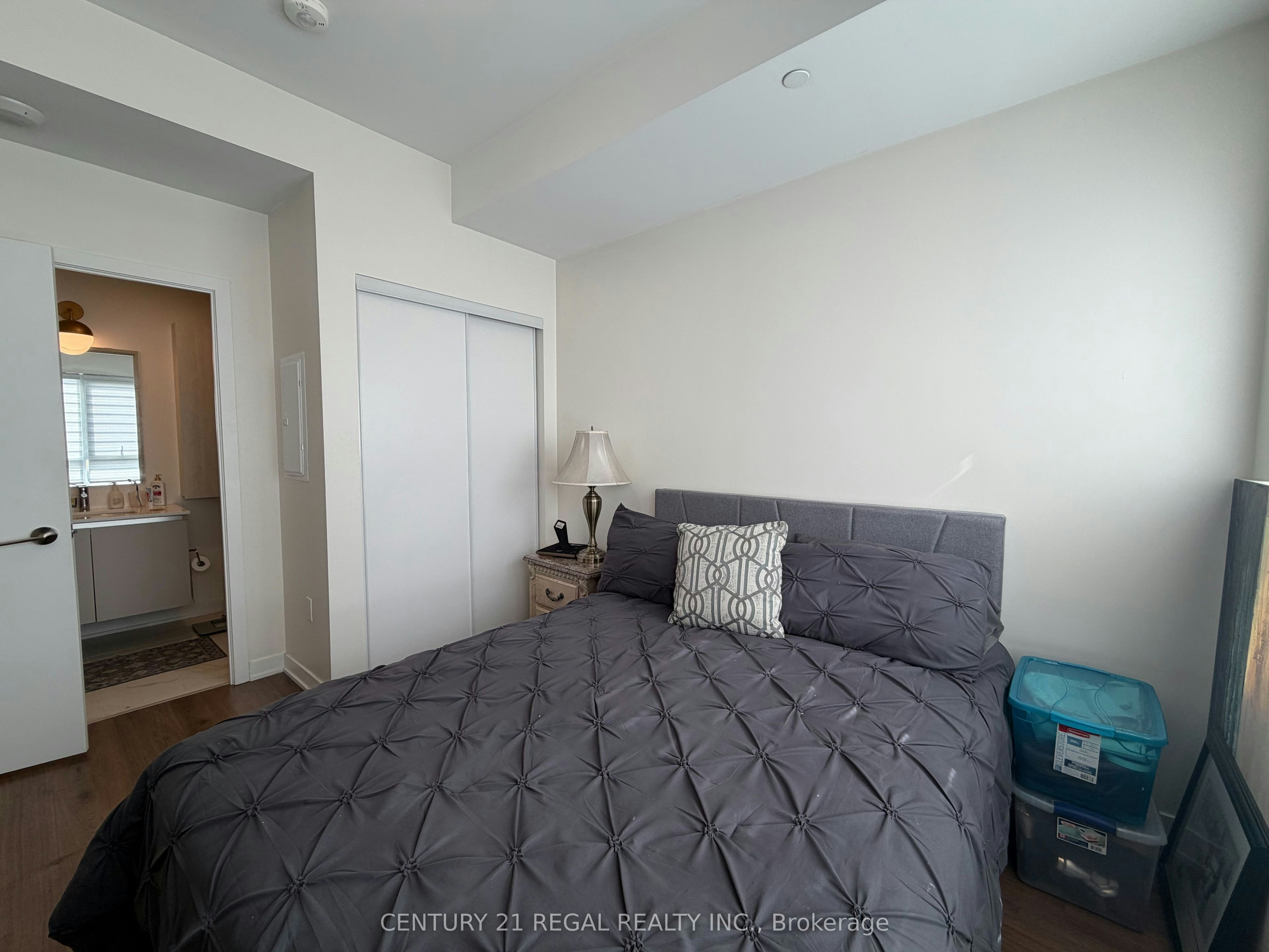 101-395 Dundas Street W, Oakville, ON, L6M 5R8 - 5