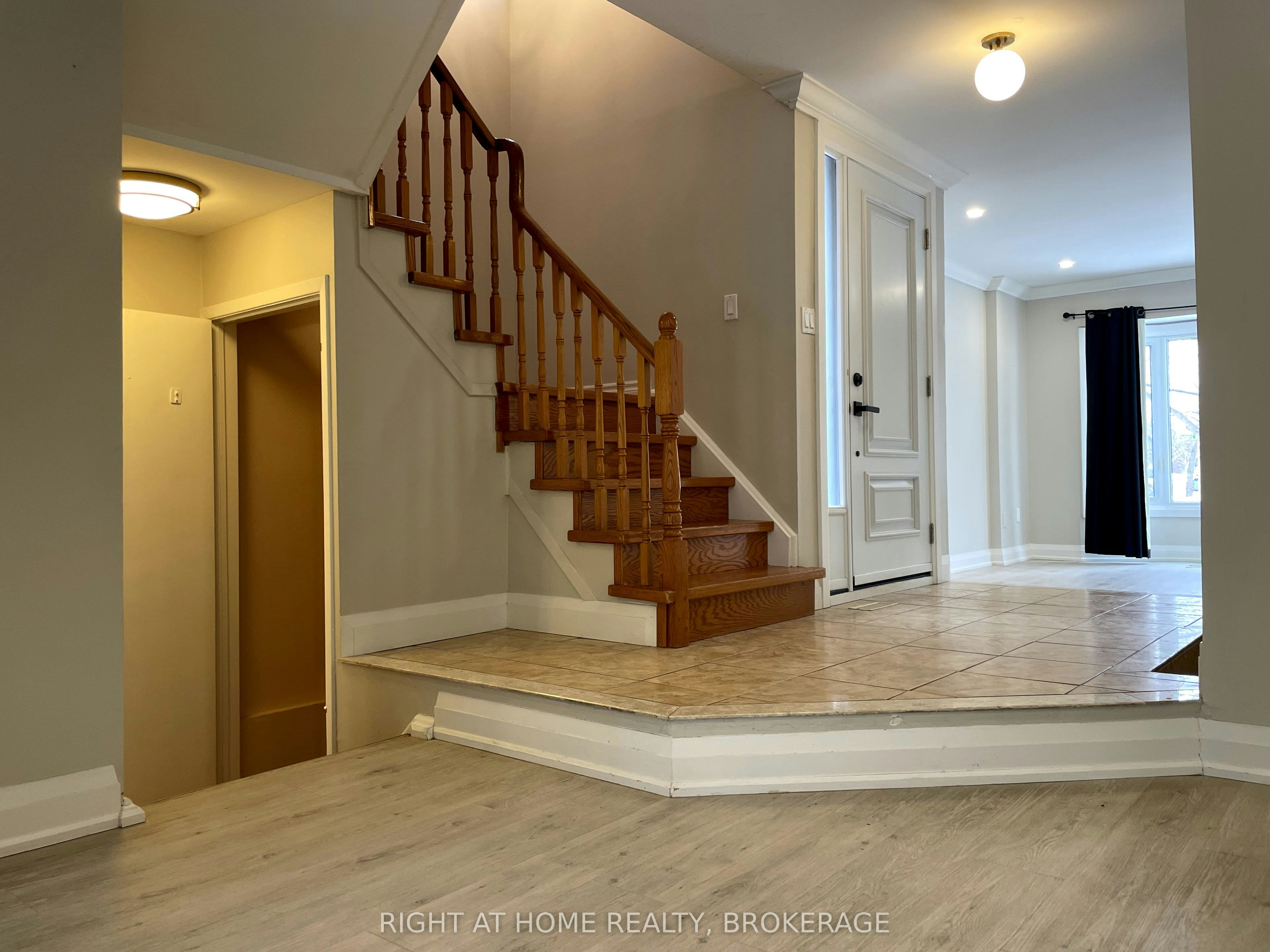 1207 Potters Wheel Crescent, Oakville, ON, L6M 1J3 - 9