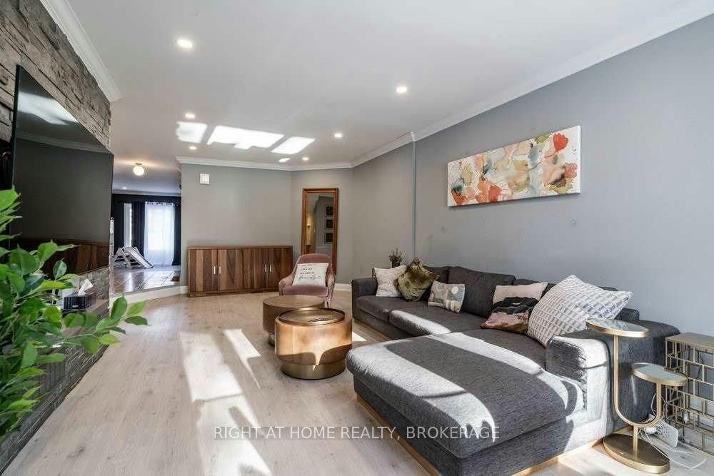 1207 Potters Wheel Crescent, Oakville, ON, L6M 1J3 - 4