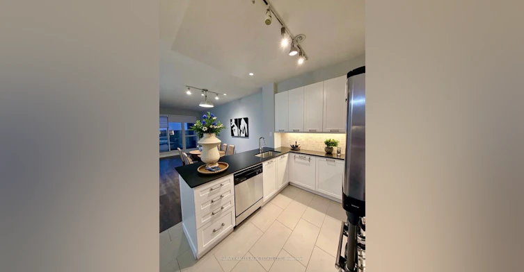 405-2470 Prince Michael Drive, Oakville, ON, L6H 0G9 - 3