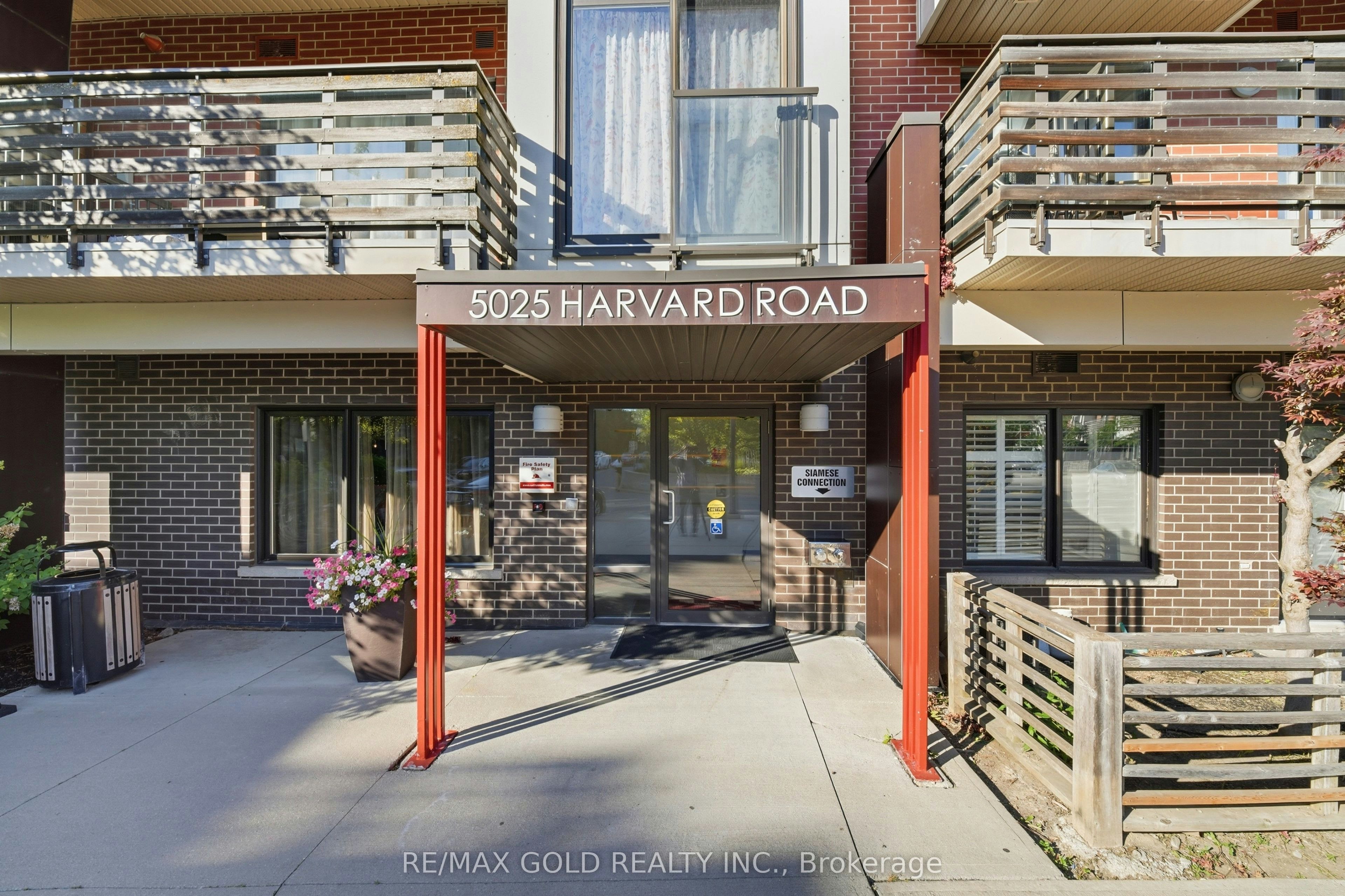 211-5025 Harvard Road, Mississauga, ON, L5M 0W6
