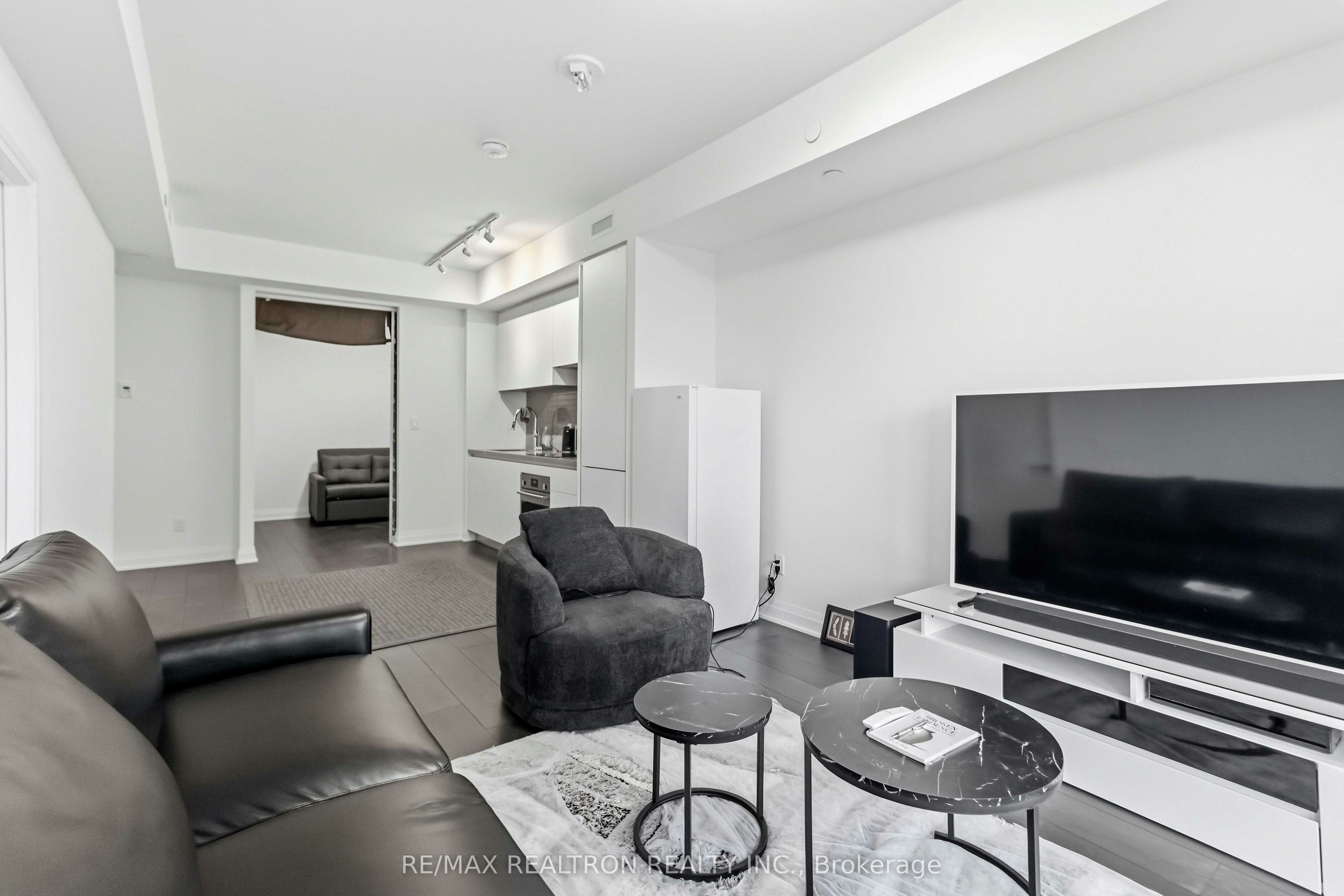 1201-4015 The Exchange N/A, Mississauga, ON, L5B 0N9 - 8