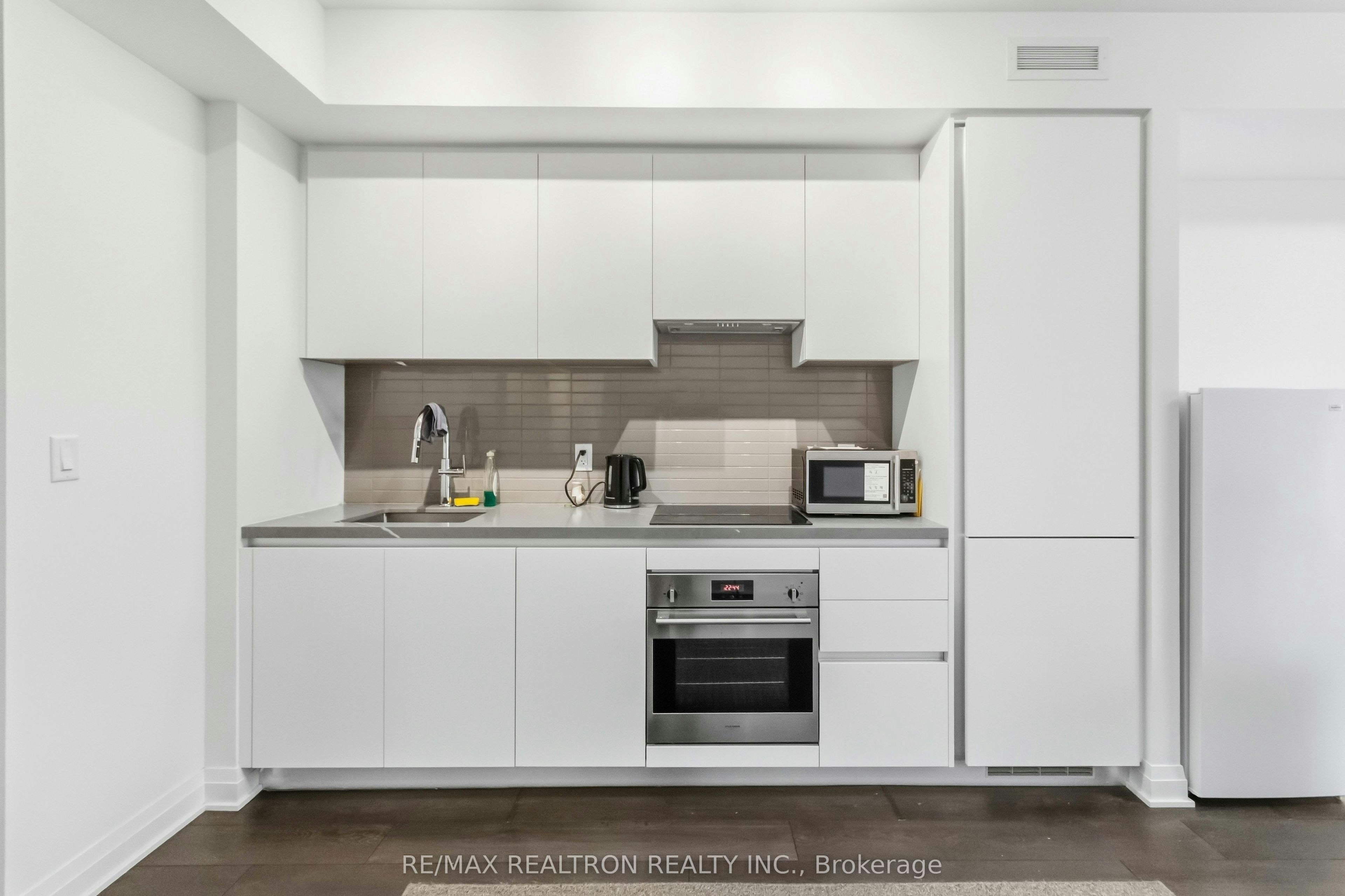 1201-4015 The Exchange N/A, Mississauga, ON, L5B 0N9 - 2