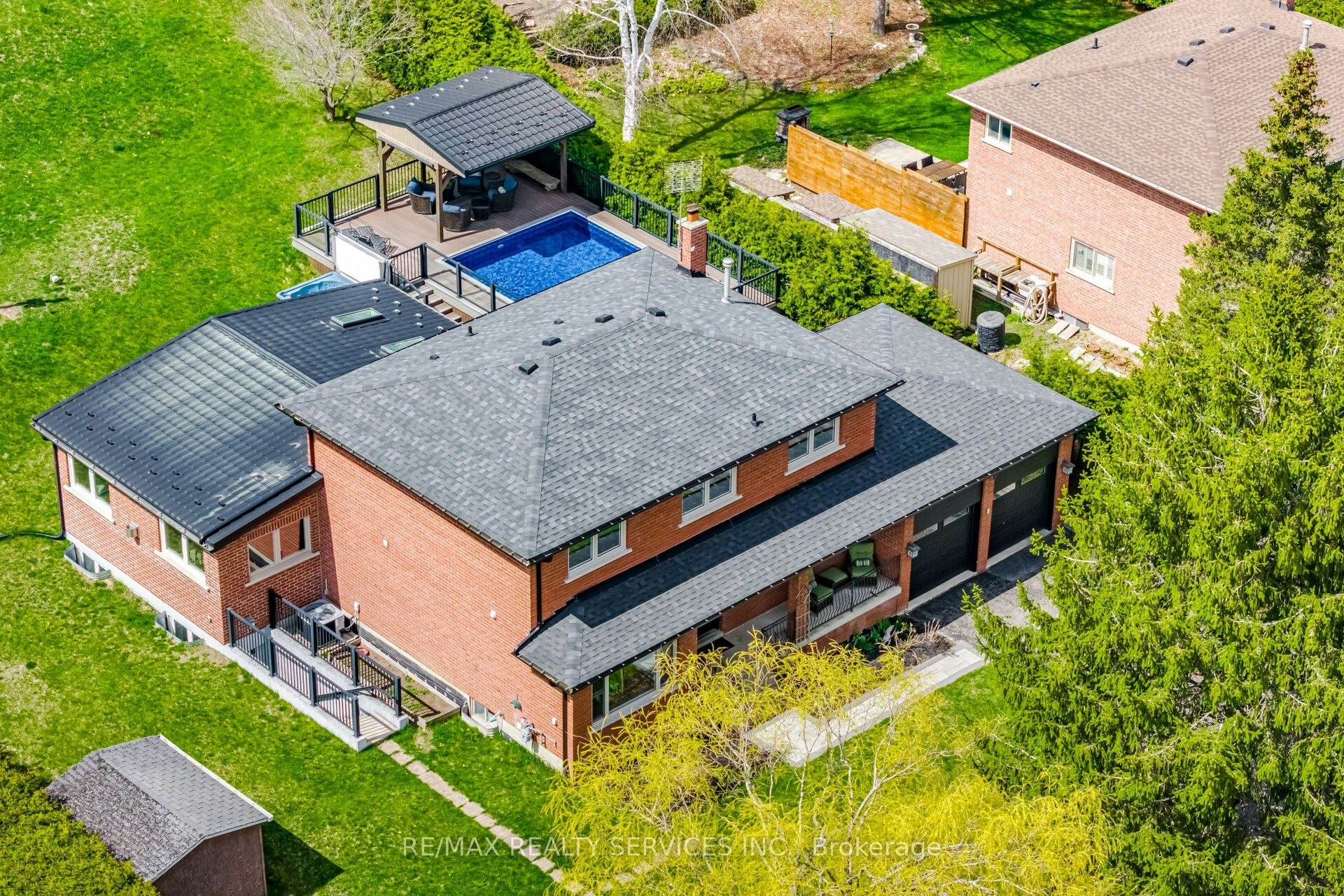 38 Marilyn Street, Caledon, ON, L7C 1H5