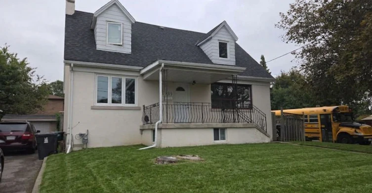 999 Caledonia Road, Toronto, ON, M6B 3Y9