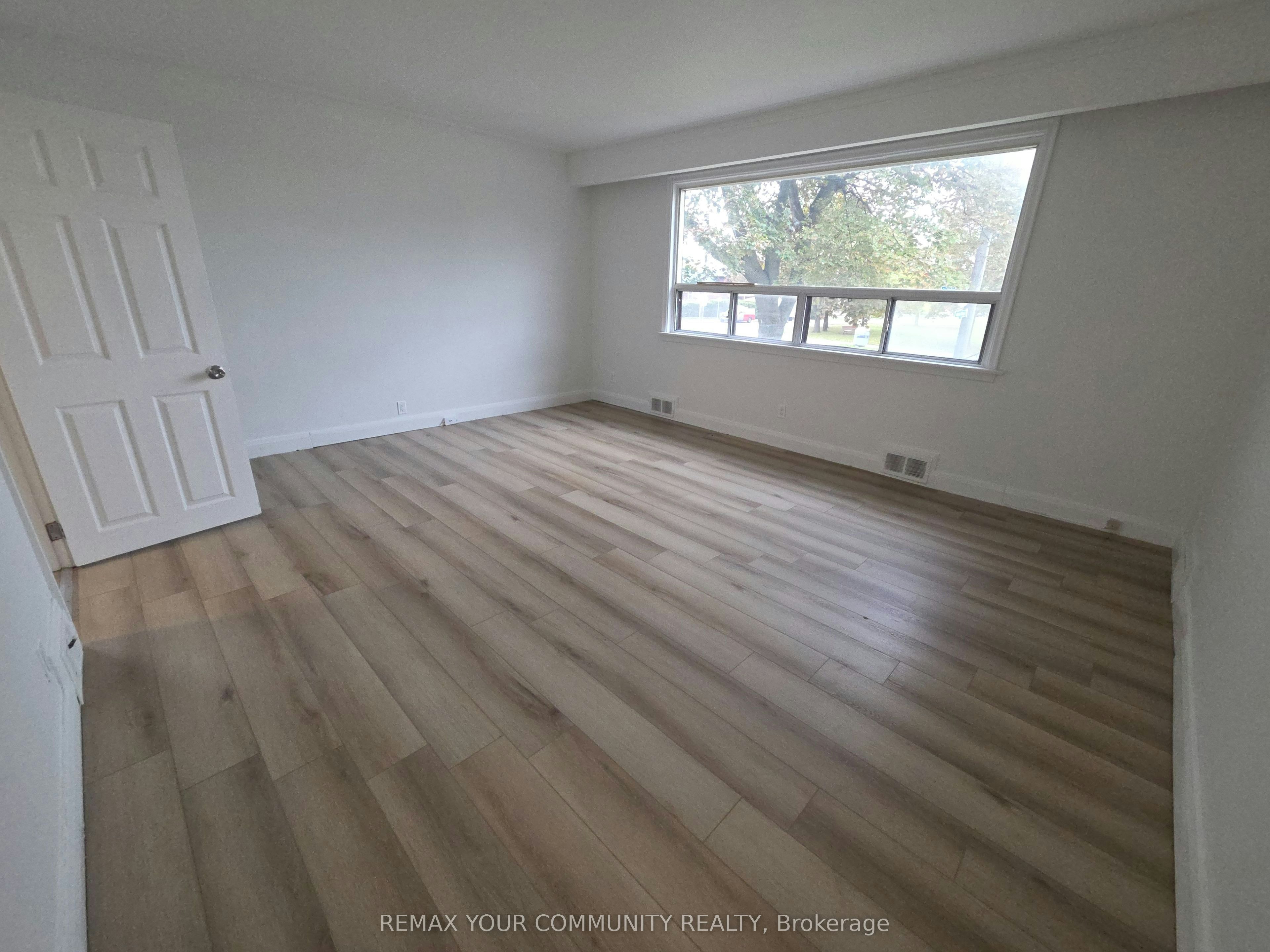 999 Caledonia Road, Toronto, ON, M6B 3Y9 - 6