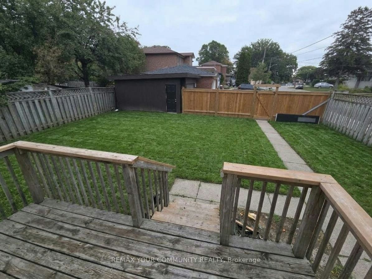 999 Caledonia Road, Toronto, ON, M6B 3Y9 - 12