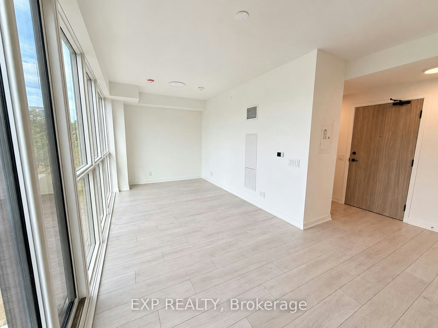 409-1381 Lakeshore Road, Mississauga, ON, L5E 1G6 - 2