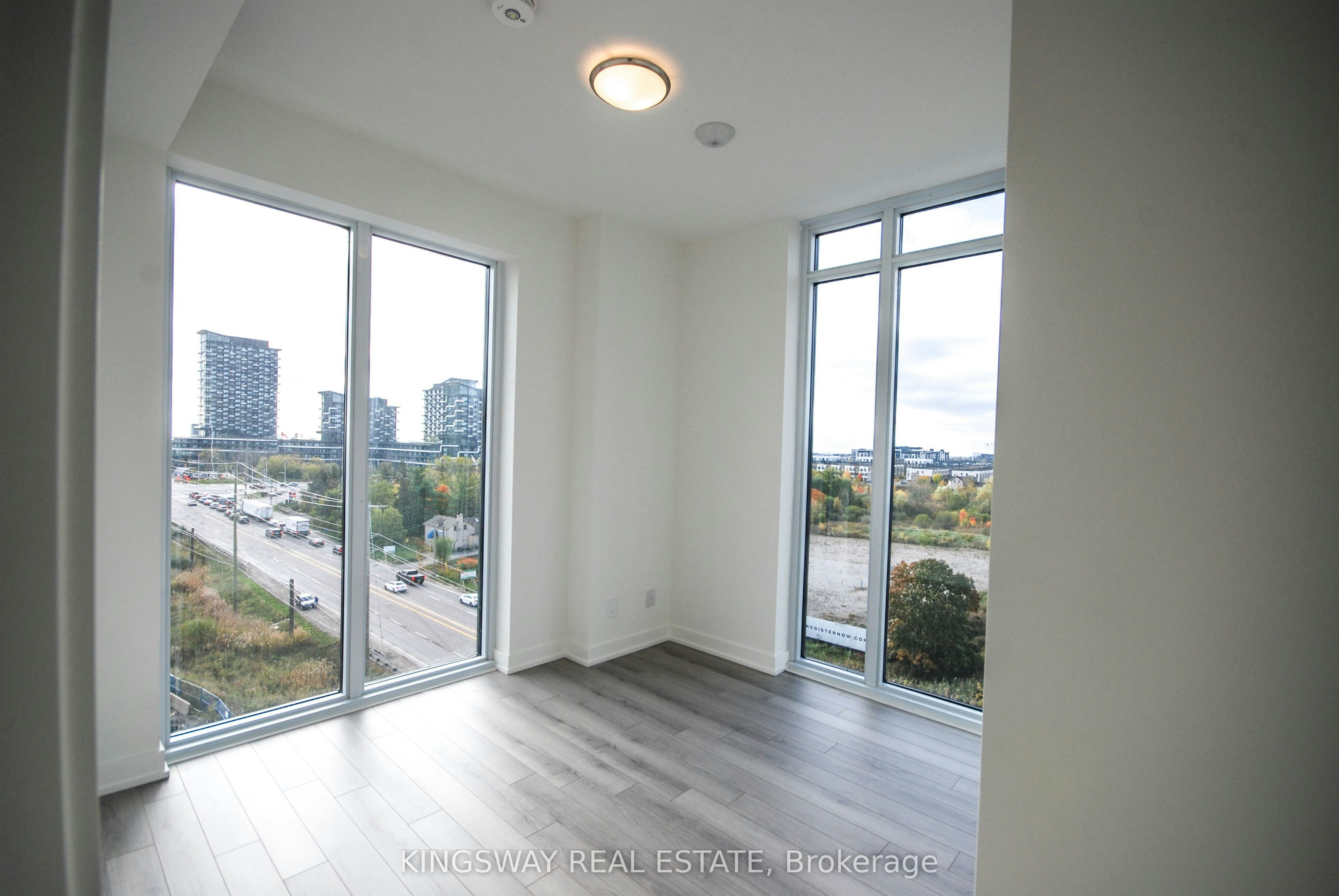 708-3071 Trafalgar Road, Oakville, ON, L6H 8C6 - 3