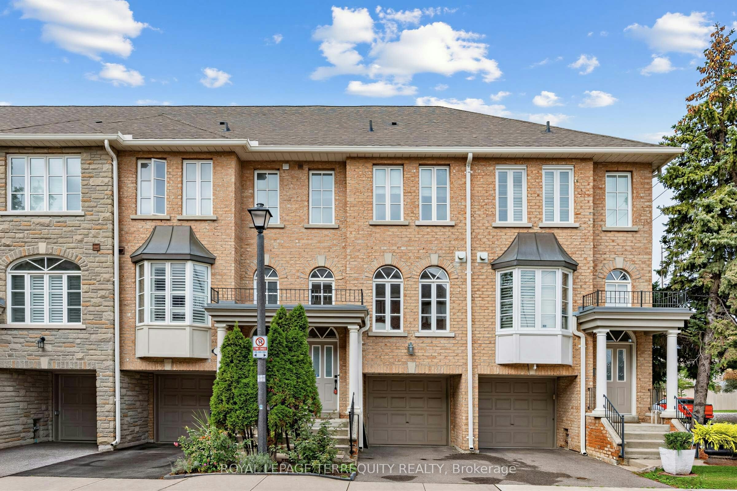 2-68 Superior Creek Lane, Toronto, ON, M8Z 6C6