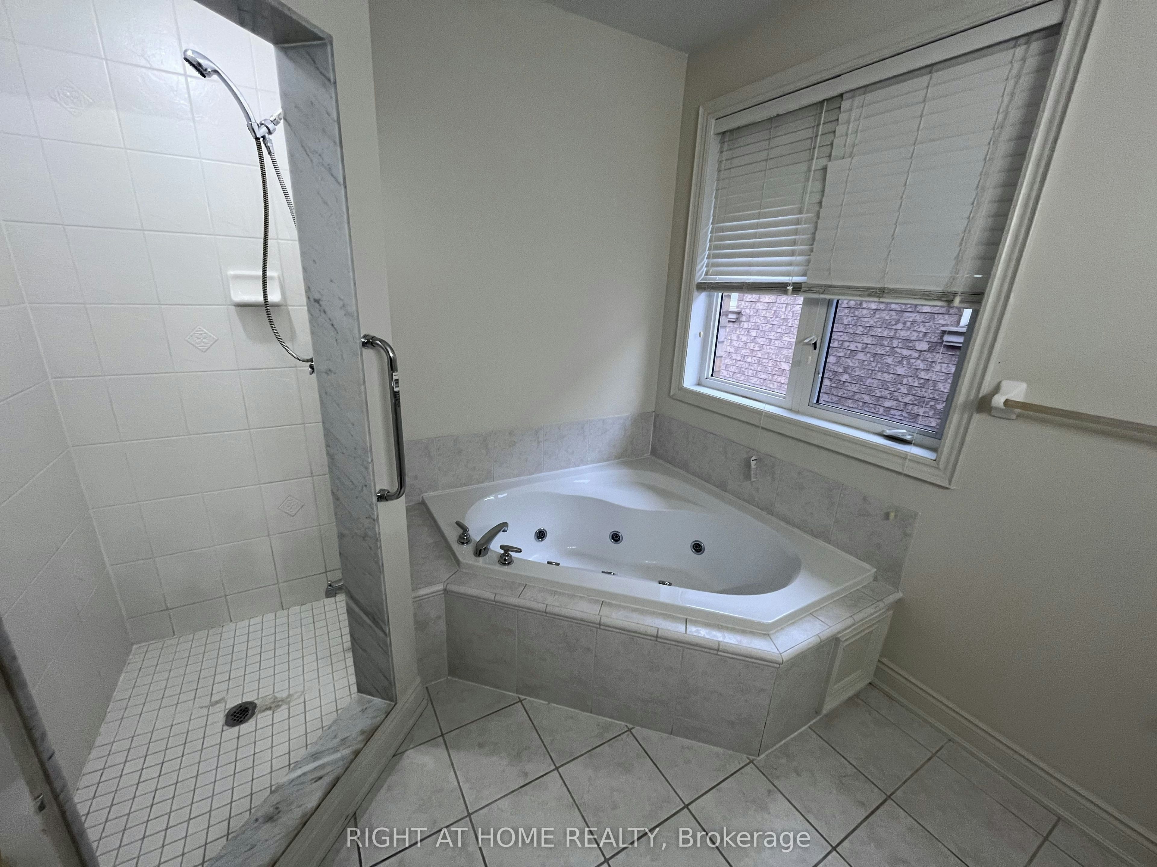 2518 Rugby Road, Mississauga, ON, L5B 1T2 - 13