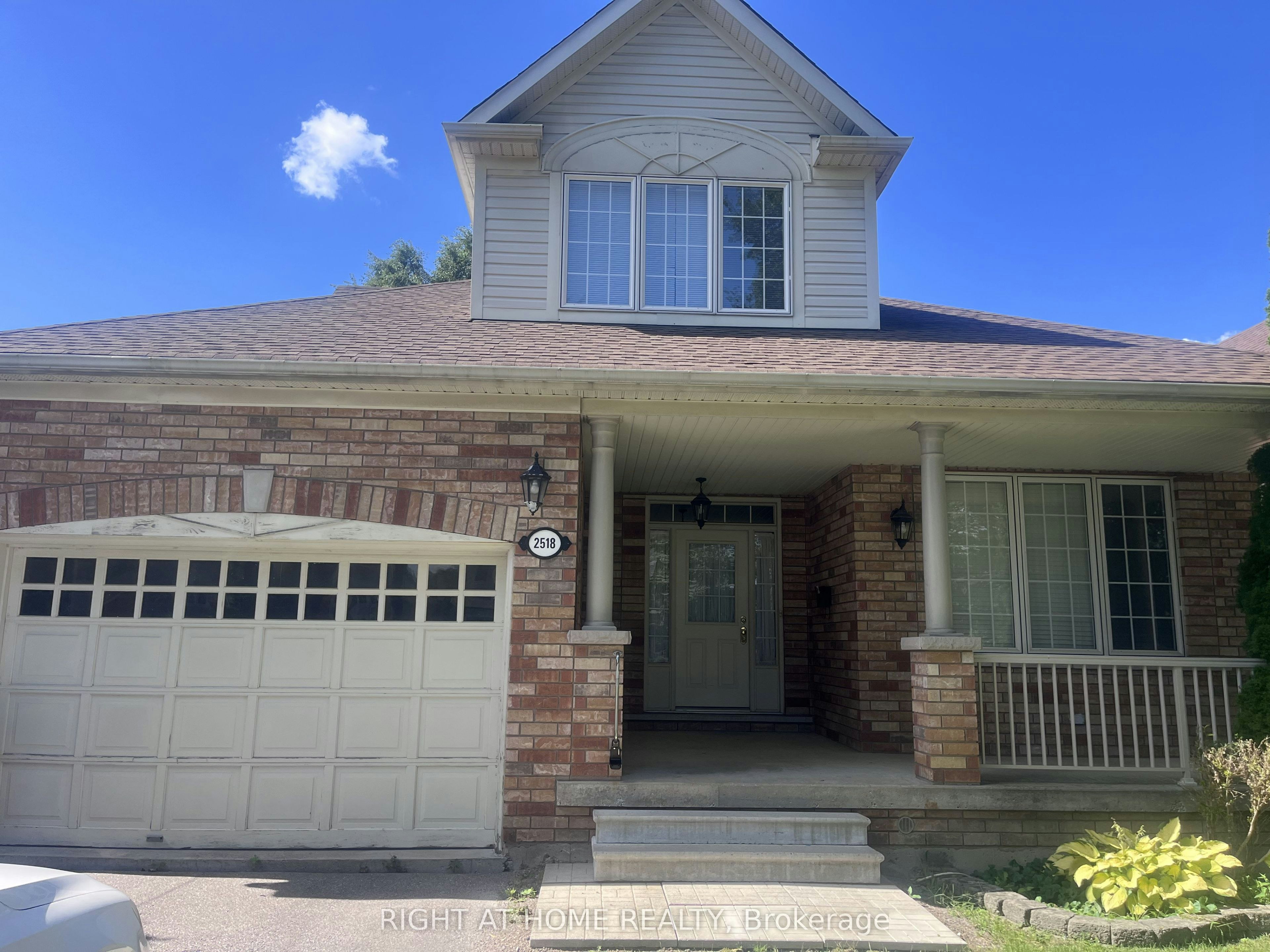 2518 Rugby Road, Mississauga, ON, L5B 1T2