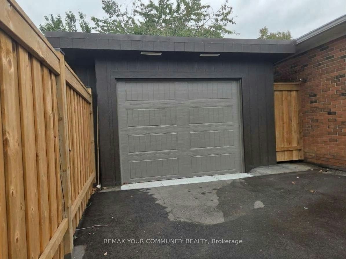 Garage-999 Caledonia Road, Toronto, ON, M6B 3Y9