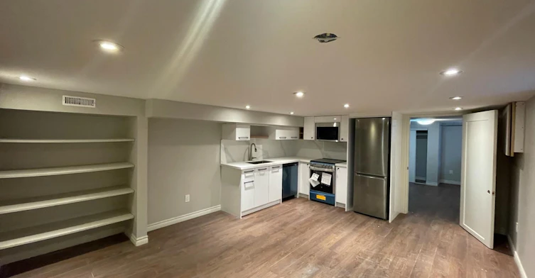 B-807 Dupont Street, Toronto, ON, M6G 1Z7 - 2