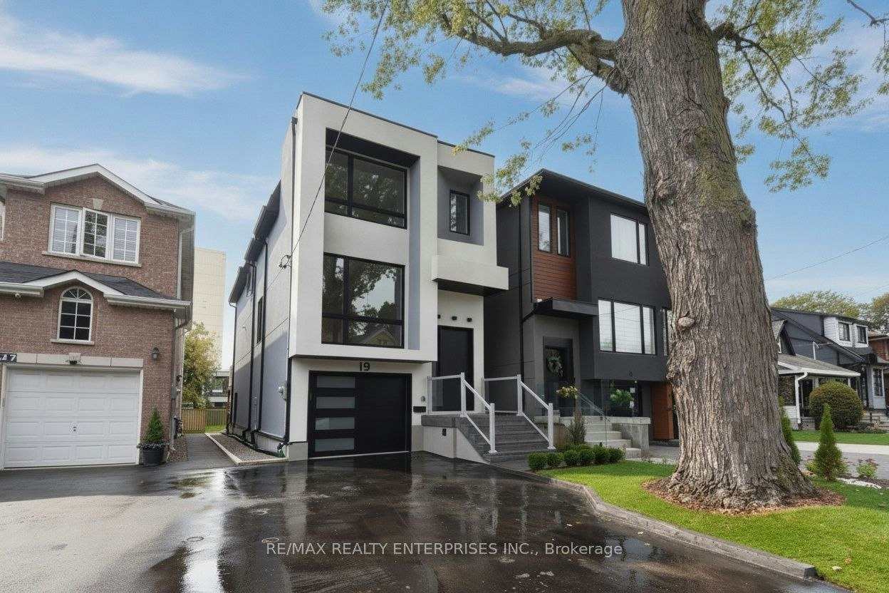 19 Simpson Avenue, Toronto, ON, M8Z 1C9
