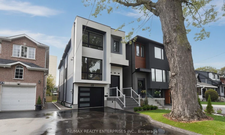 19 Simpson Avenue